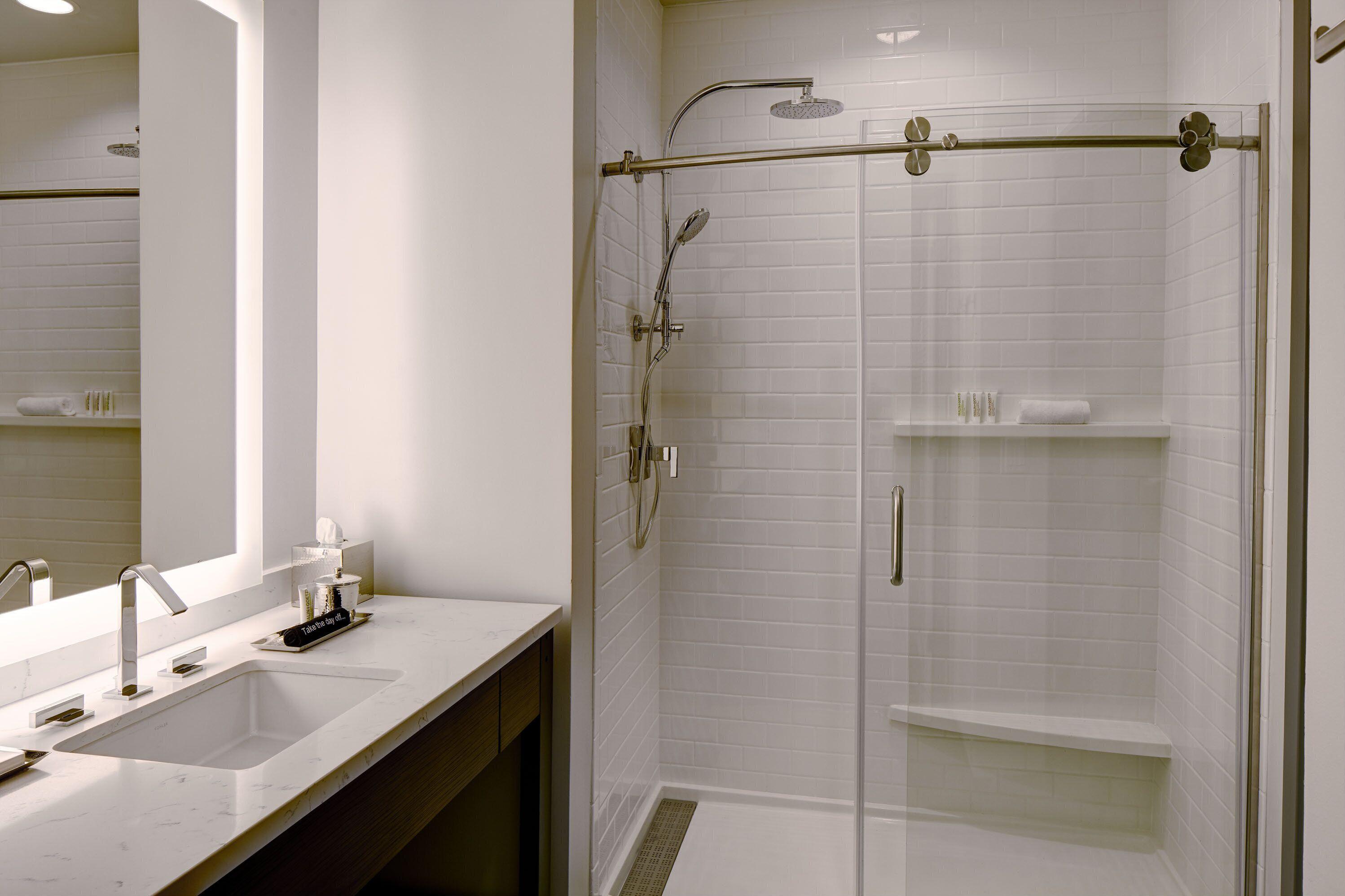 Deluxe King Studio Suite