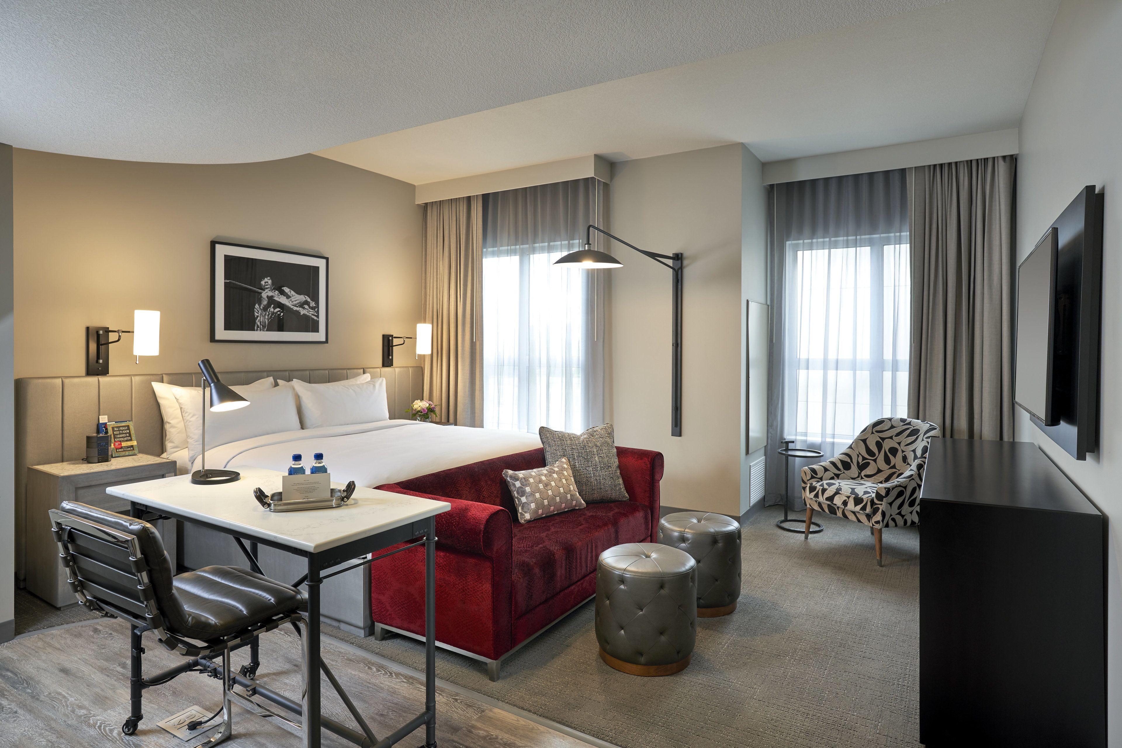 Deluxe King Studio Suite
