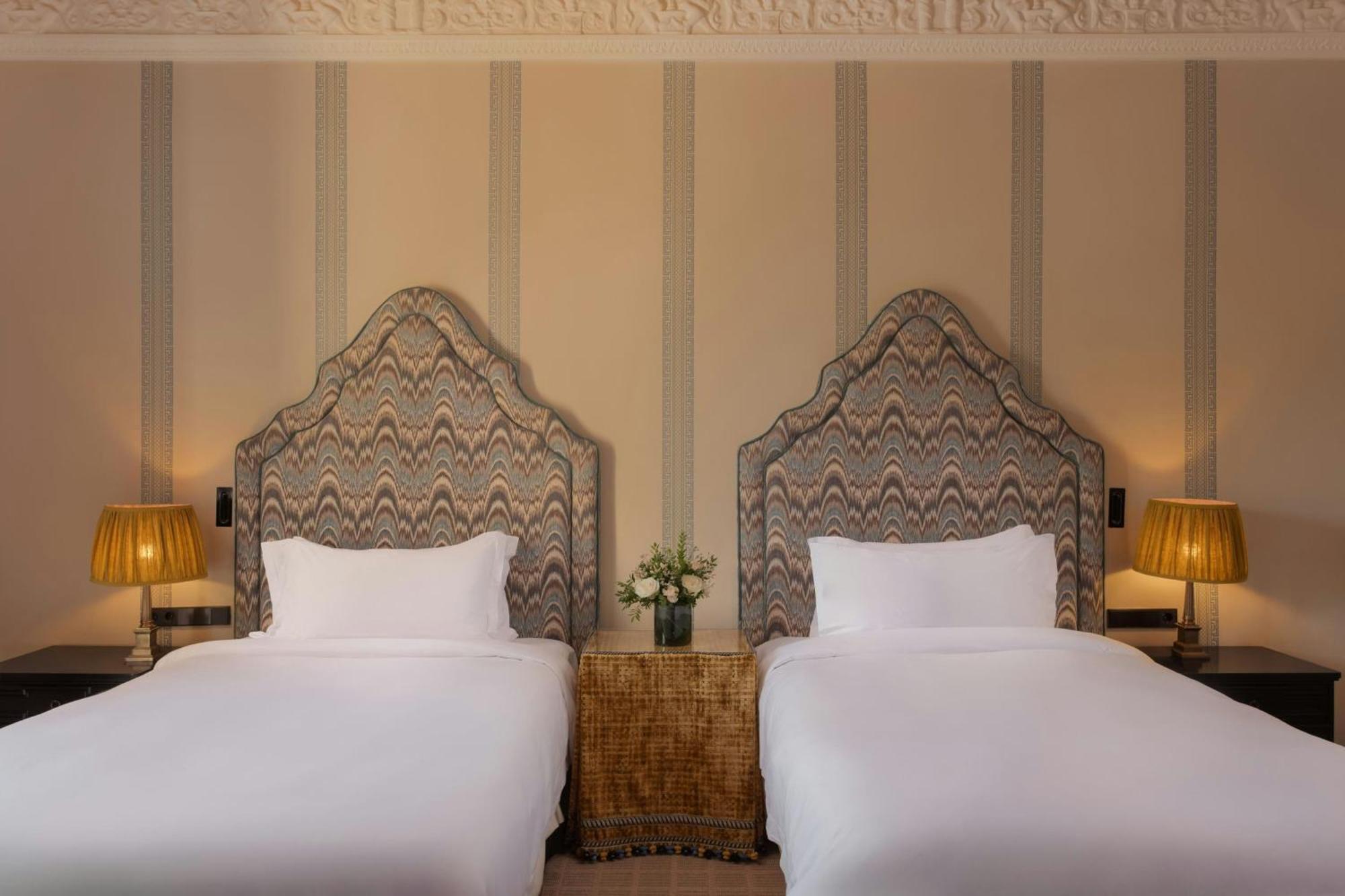 Grand Deluxe Twin Room