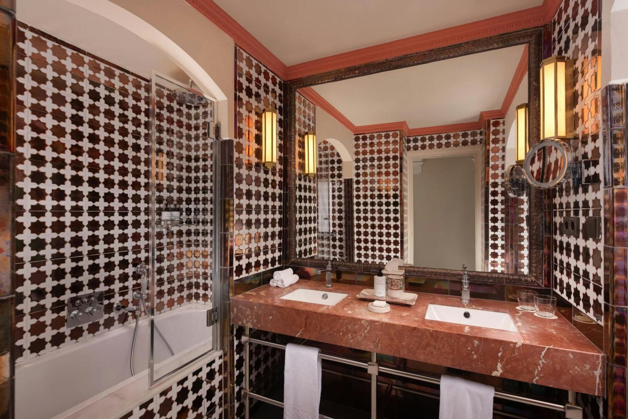 Grand Deluxe Twin Room