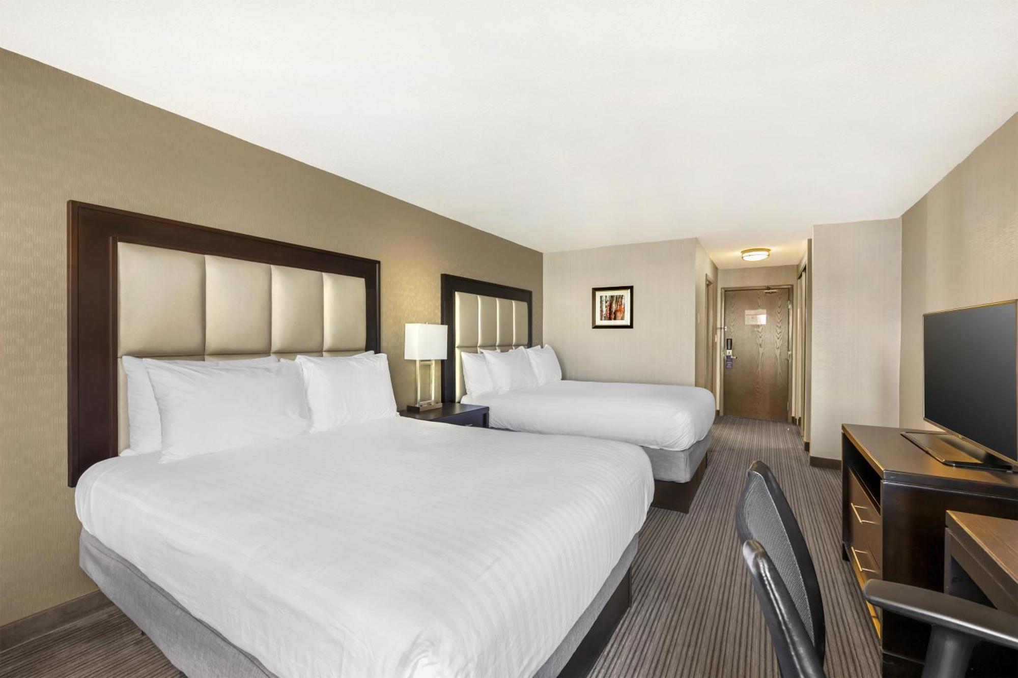 Queen Room Two Queen Beds River View Non smoking