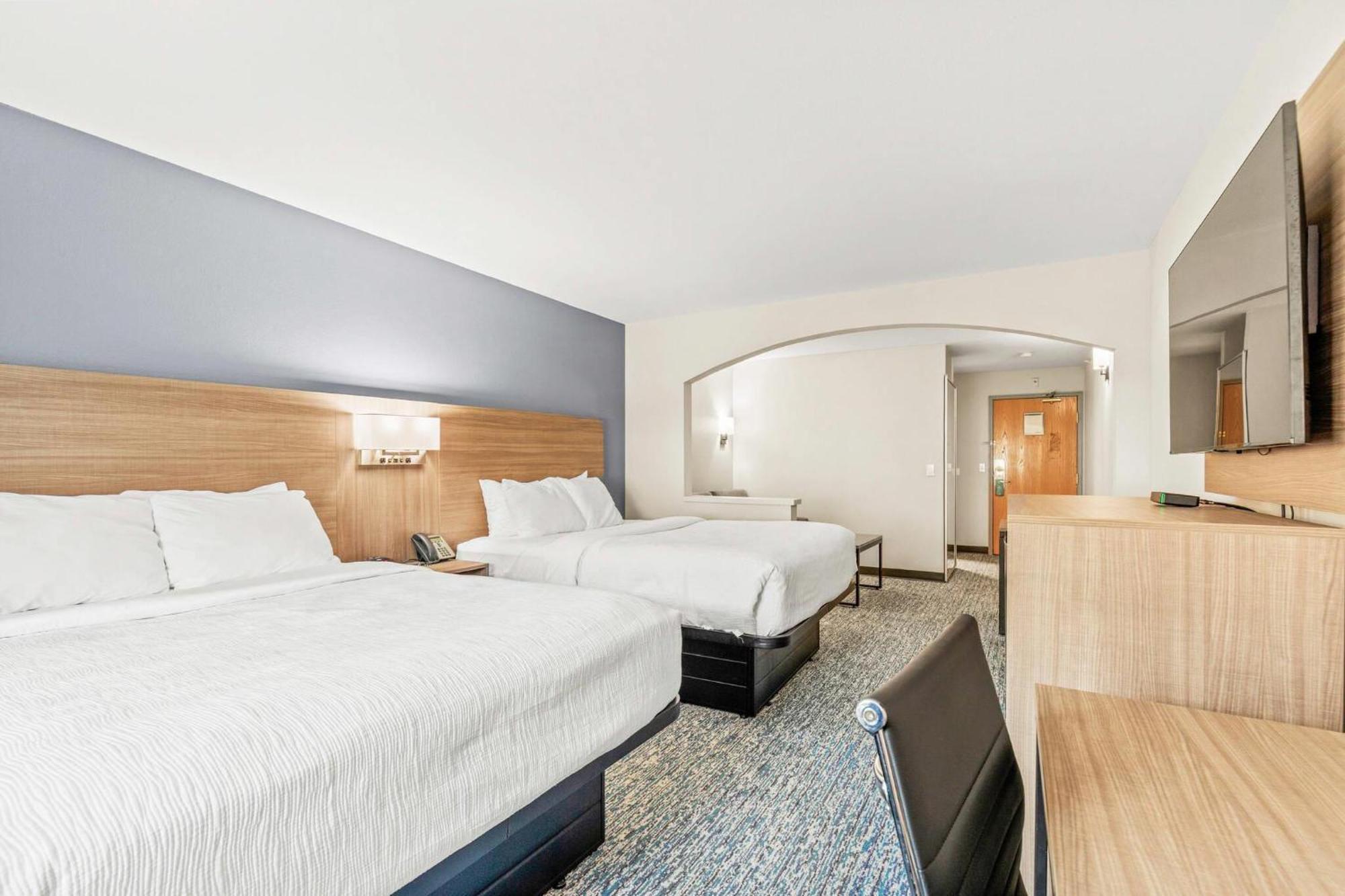 Deluxe Queen Room Two Queen Beds Non-Smoking