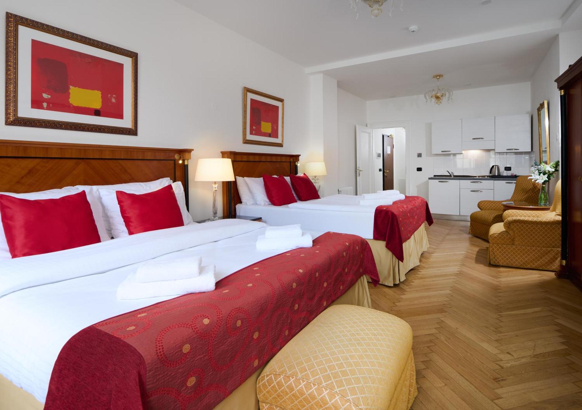 Quadruple Room,1739399822:JPEG