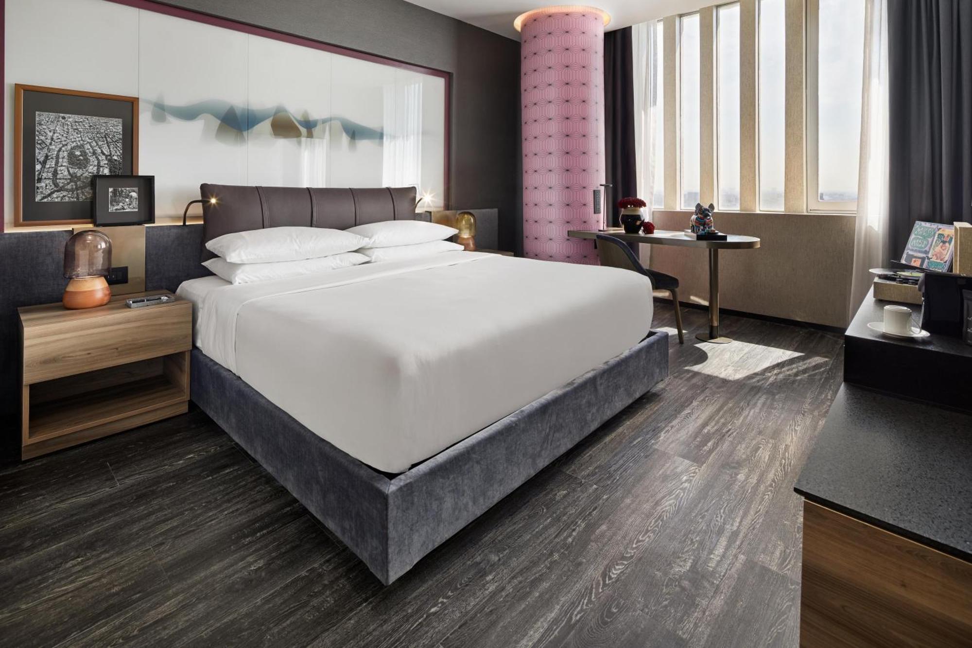 Suite with City View,1739733339:JPEG