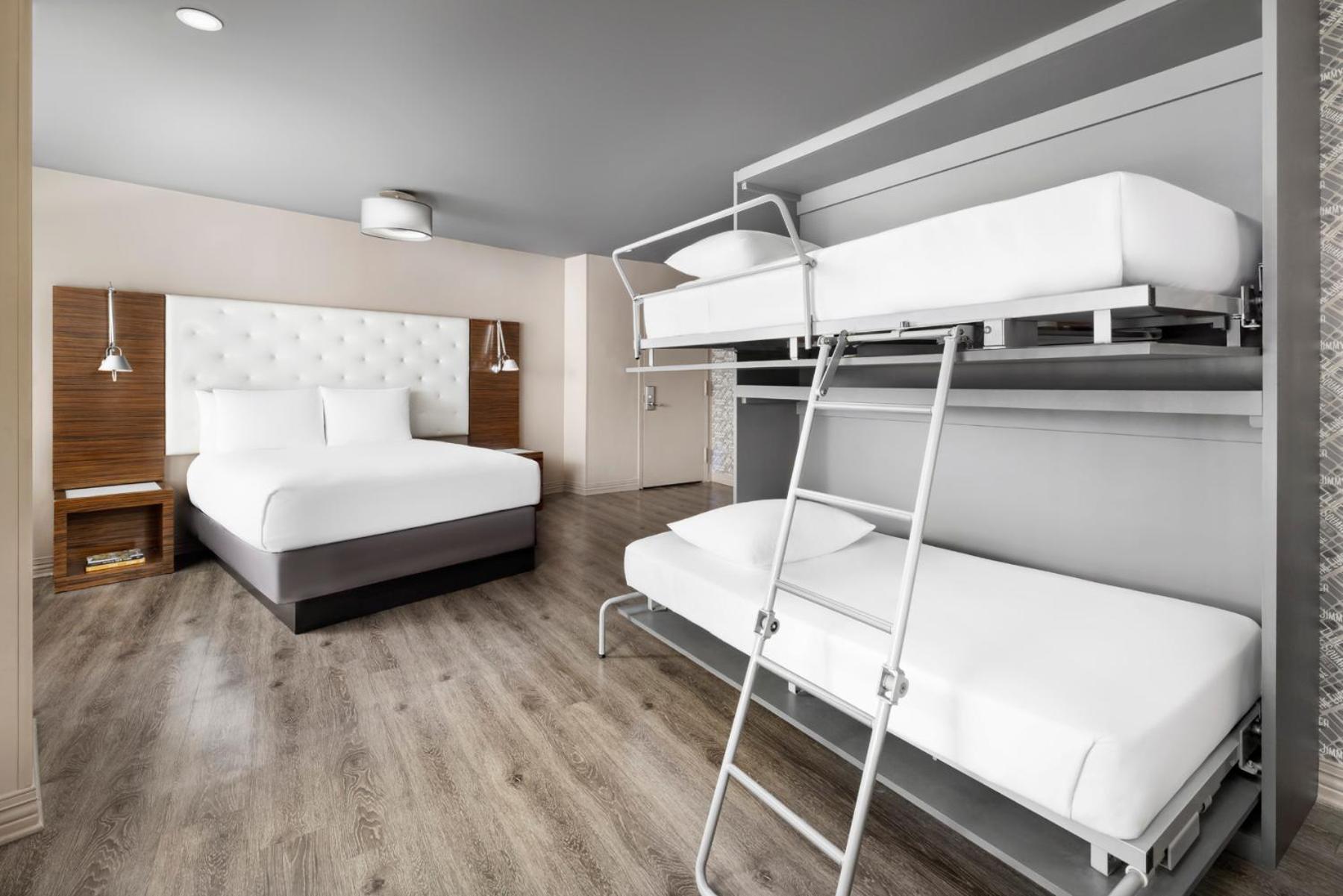 Premium Queen Suite,1742593249:JPEG