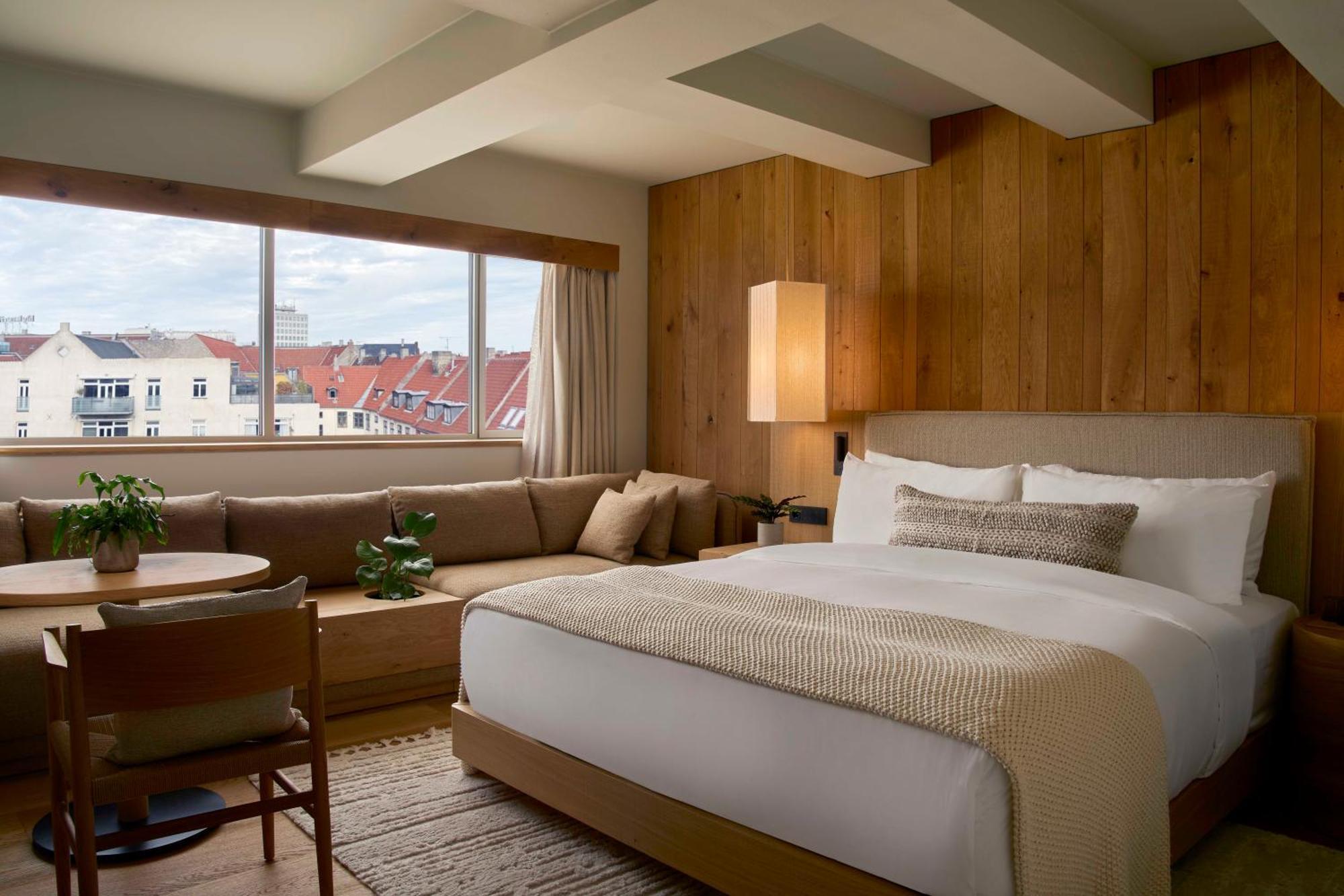 Deluxe King Room