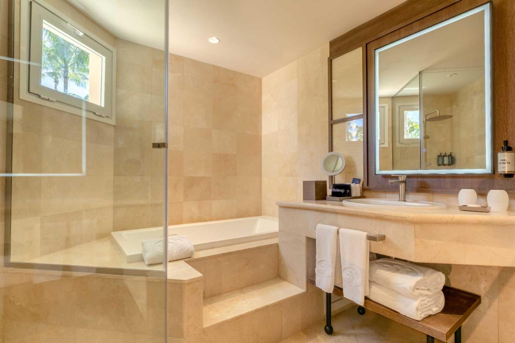 Romance Suite Private Pool