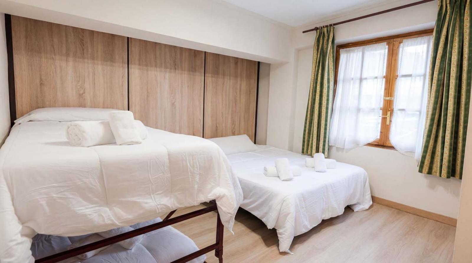 Economy Triple Room
