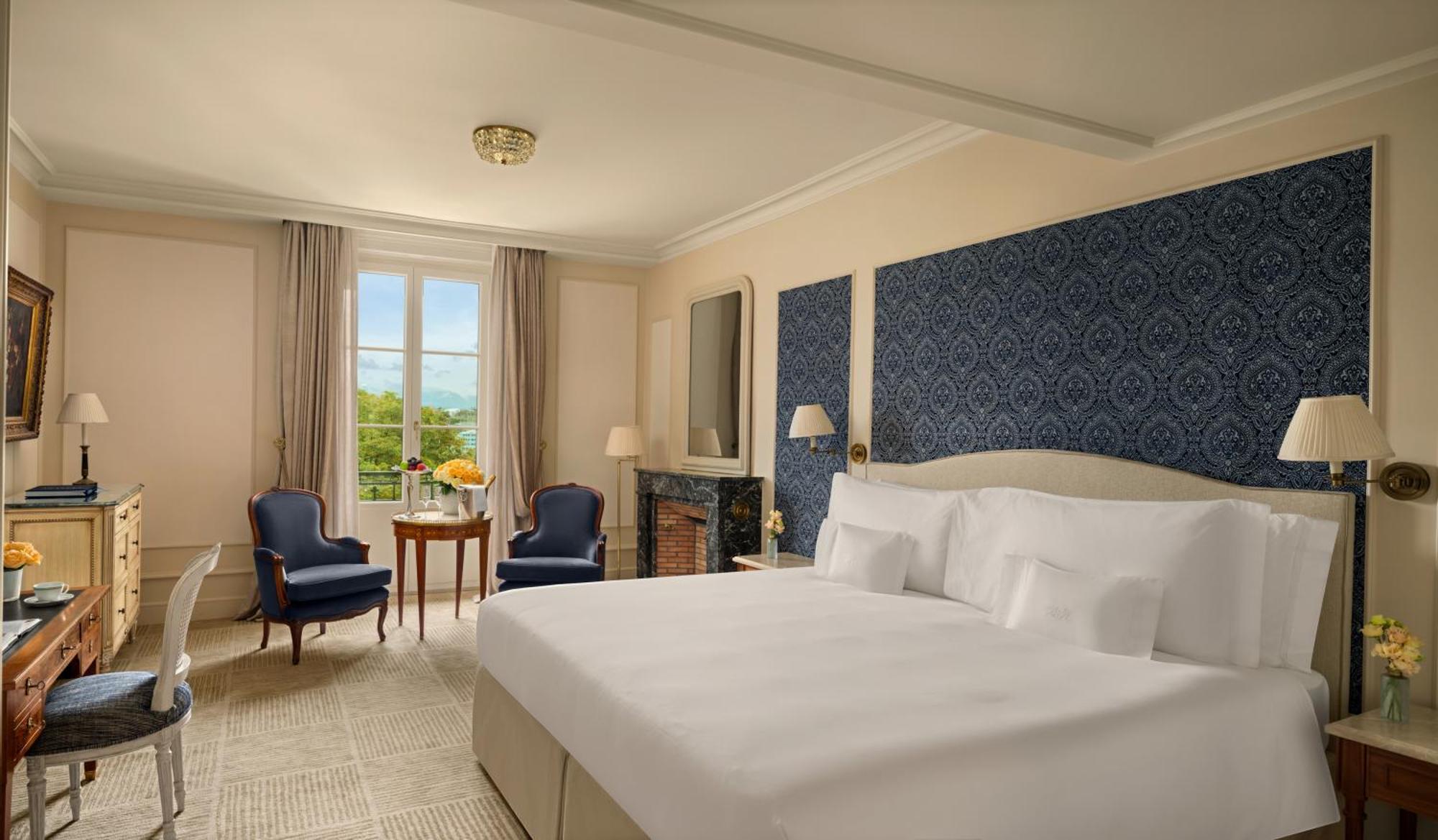 Deluxe Room Lake View