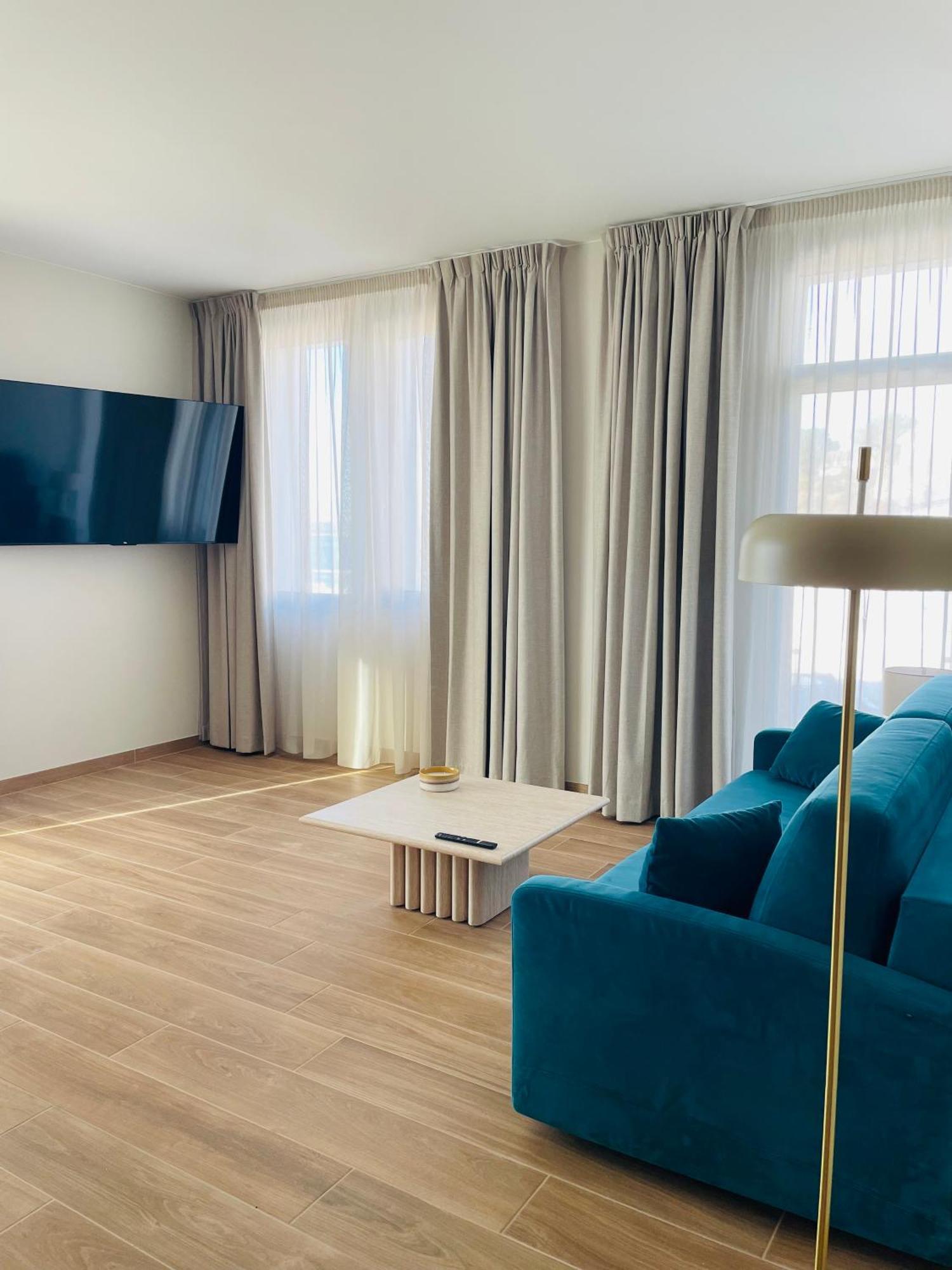 Suite met Terras en Uitzicht op Zee
