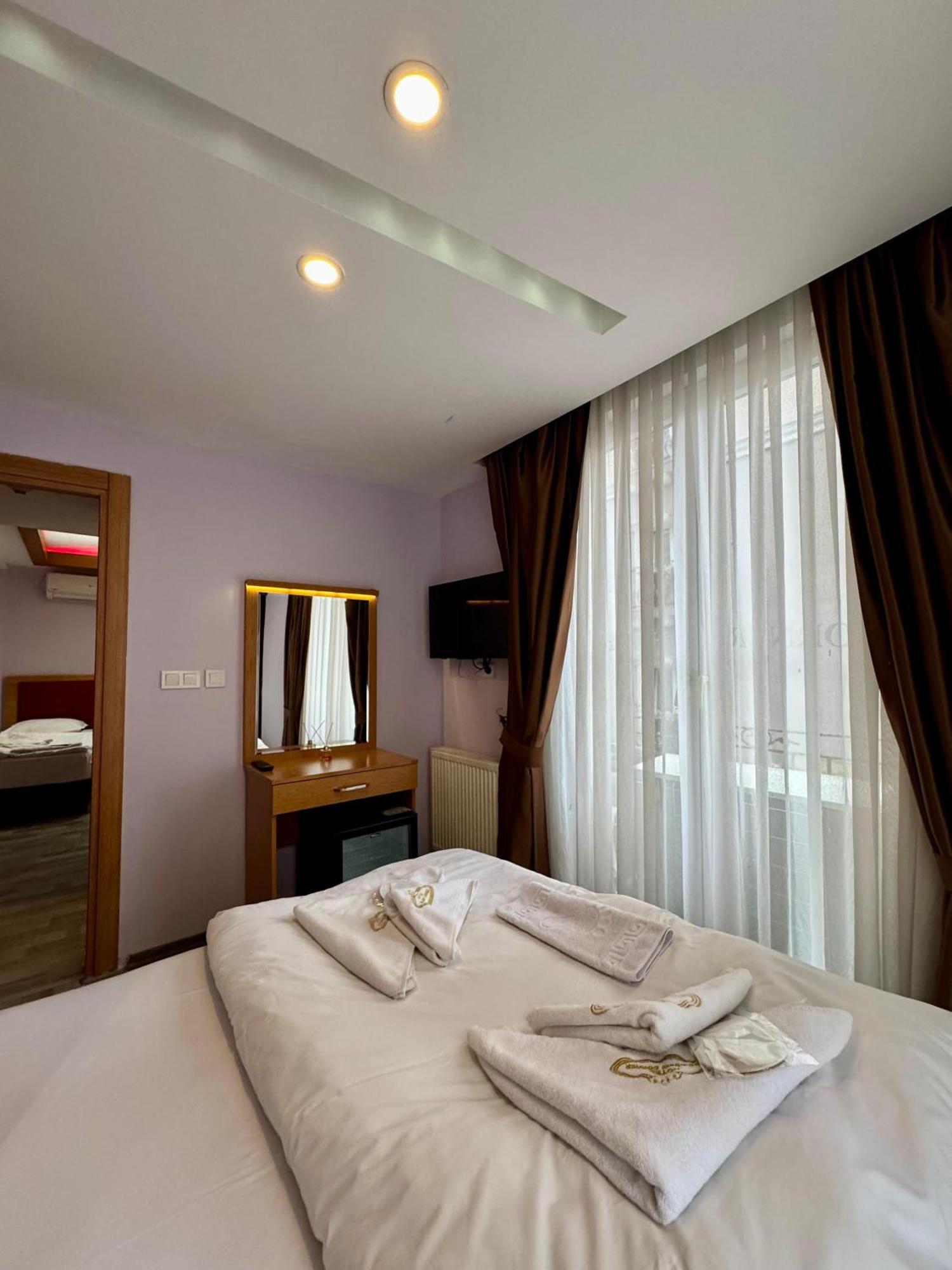 Deluxe Family Suite
