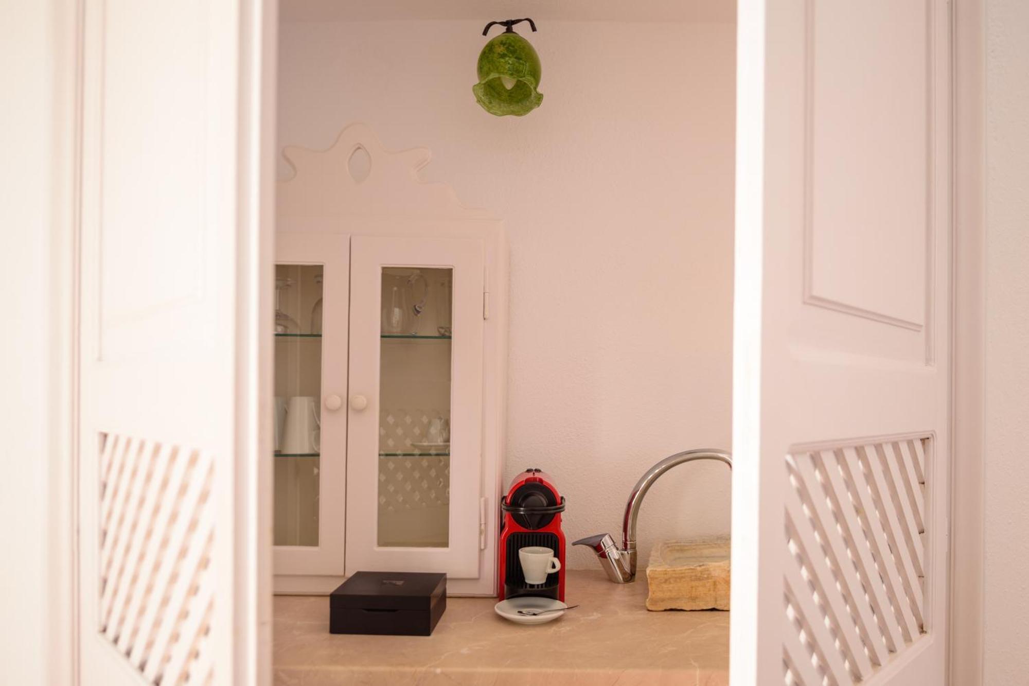 Senior Suite with Private Whirlpool & Caldera View