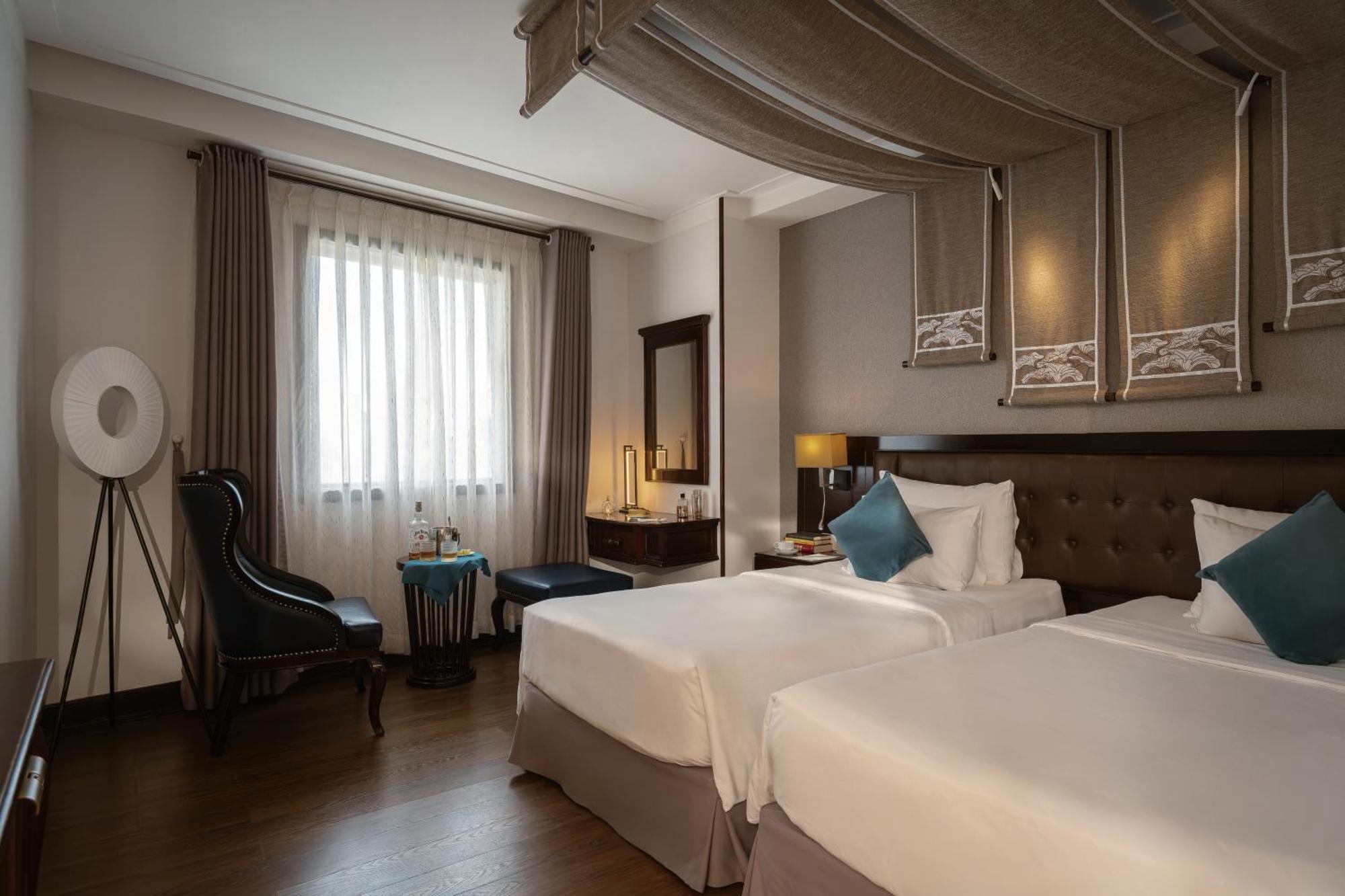 Deluxe Twin Room Daily Minibar & 1 time Afternoon Tea