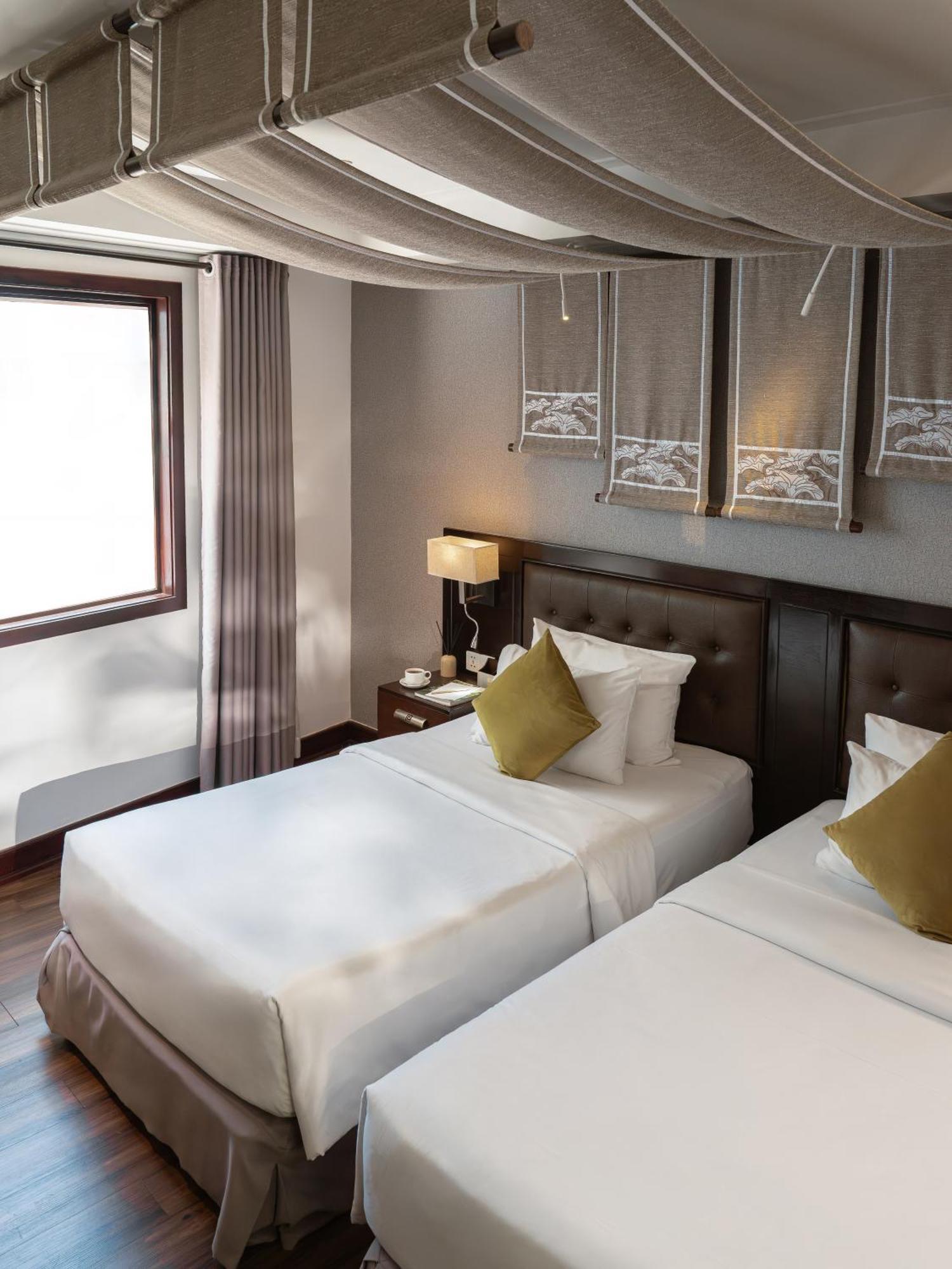 Deluxe Twin Room Daily Minibar & 1 time Afternoon Tea