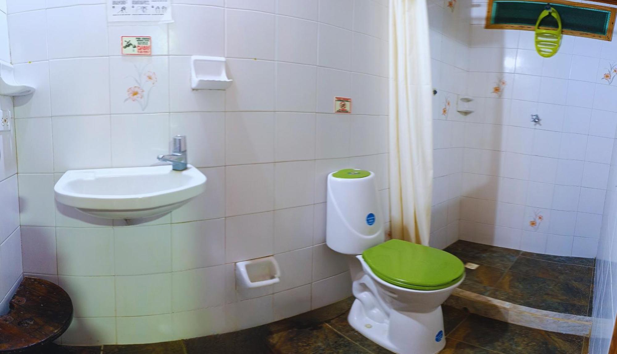 Quadruple Room Private Bathroom