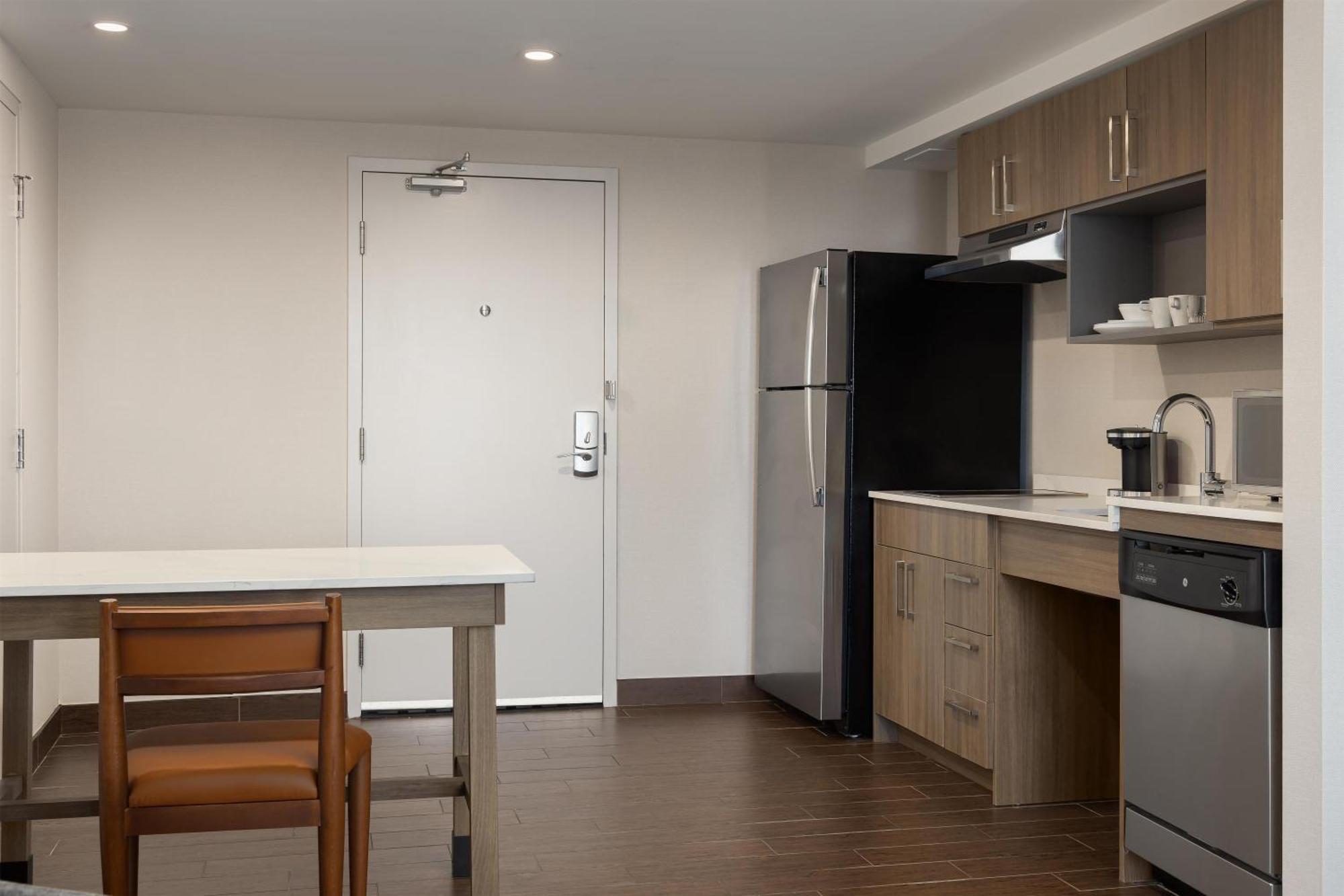 King Studio Suite Hearing Access or Non-Smoking