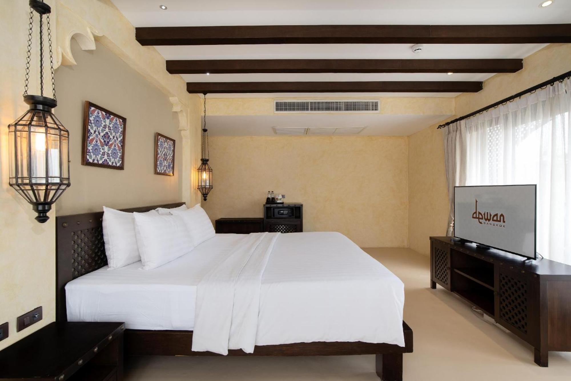 Deluxe King Room
