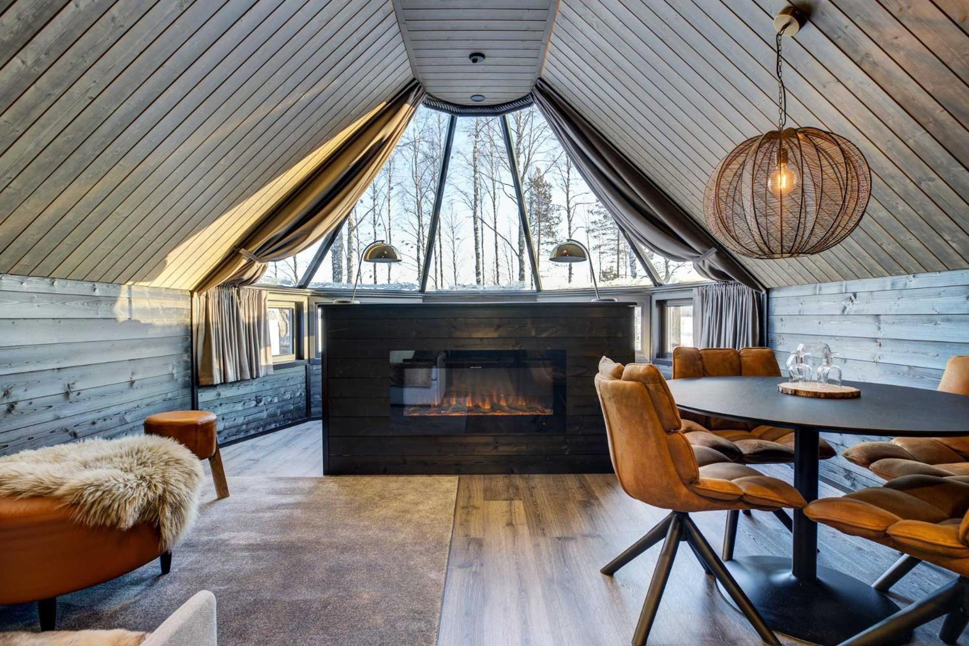 Aurora Cabin Family