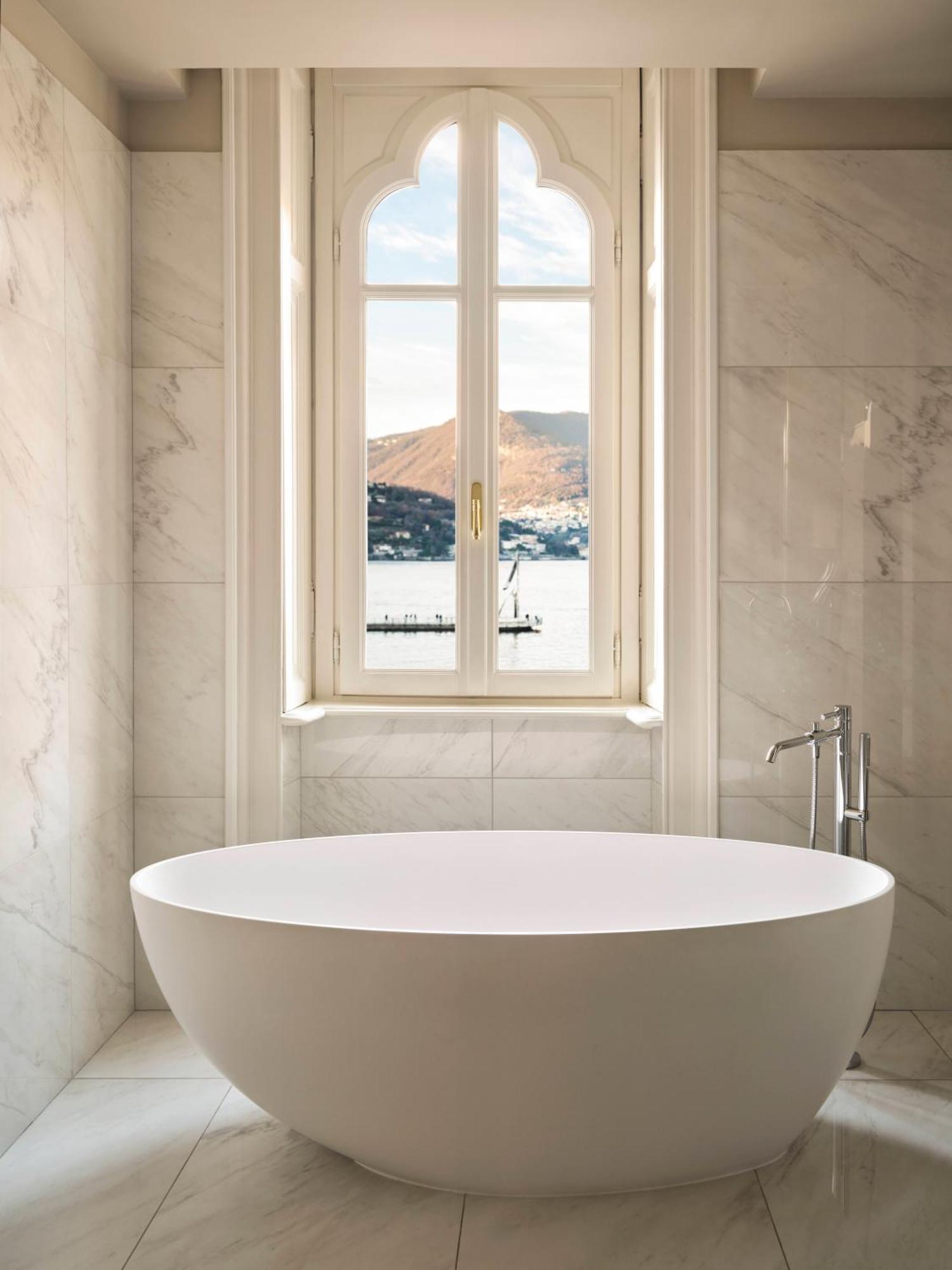 Suite with Lake View,1743095502:JPEG
