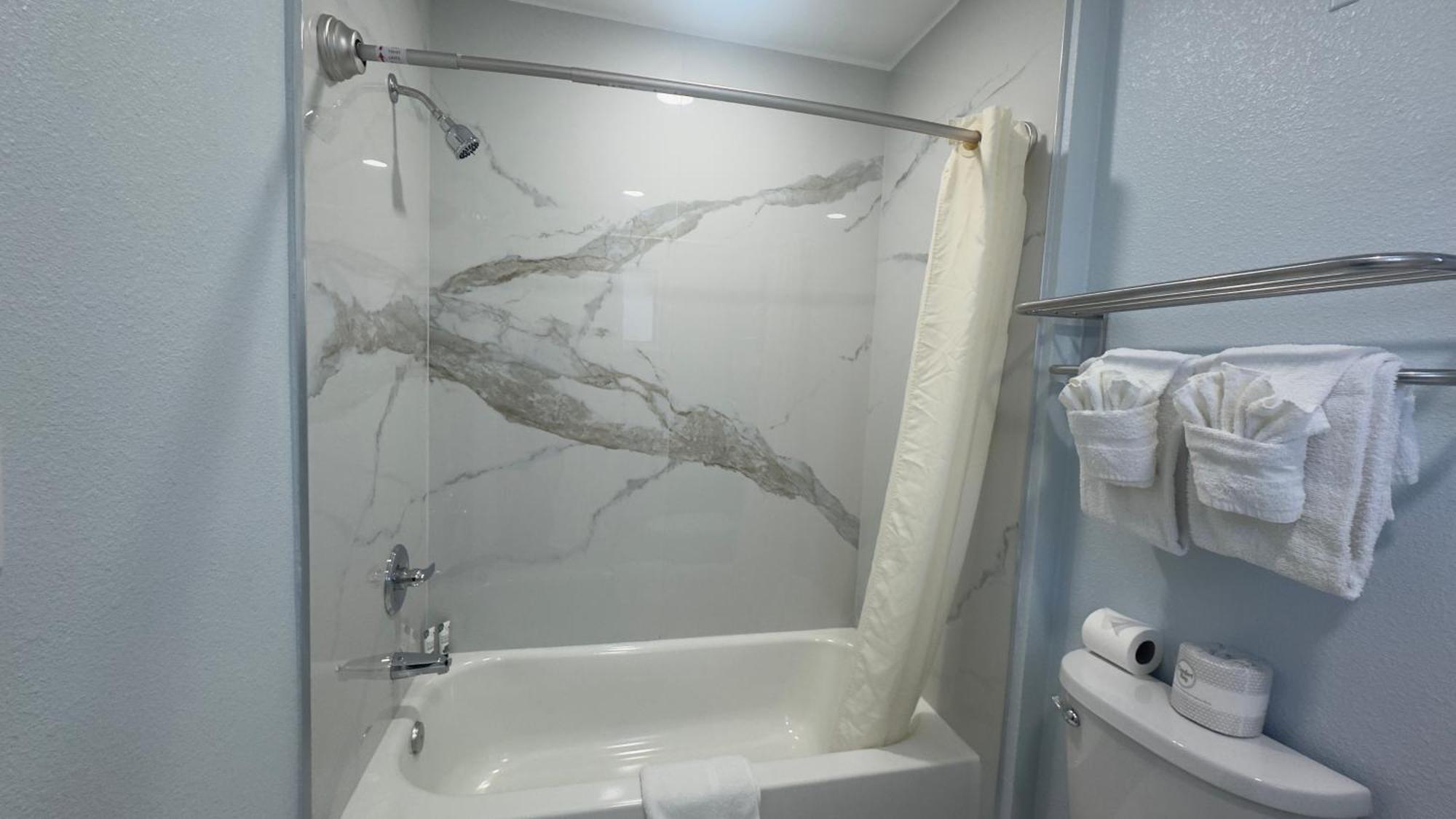 King Room,1746864041:JPEG