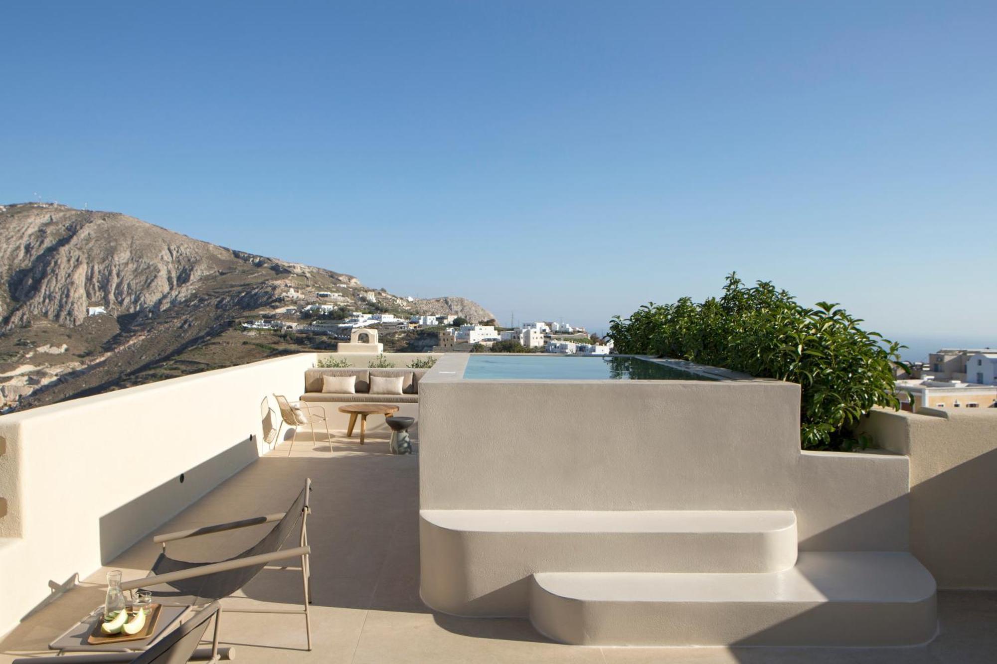 Comfort Suite Heated Plunge Pool Sea View