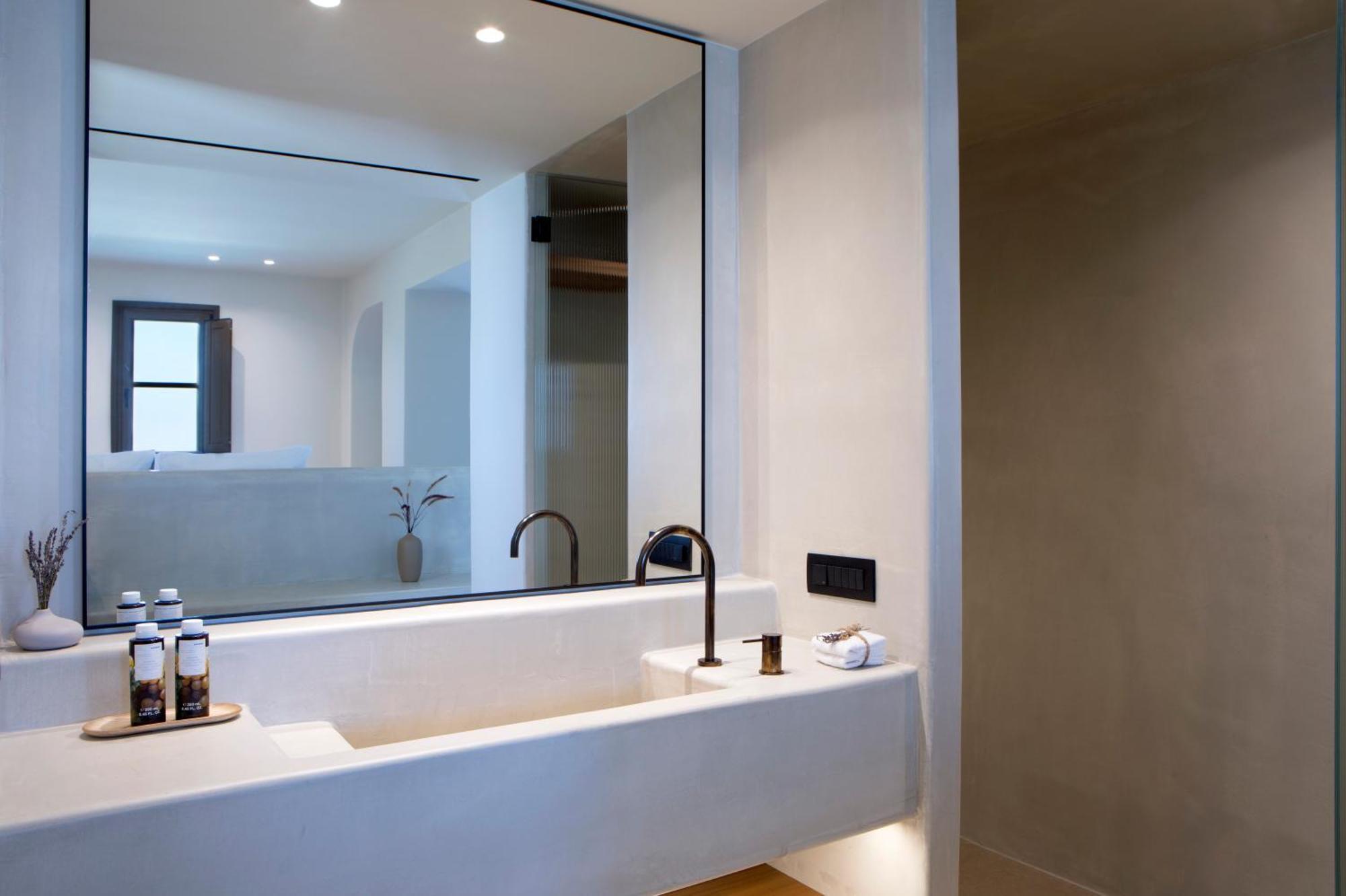 Superior Suite Heated Plunge Pool Sea View