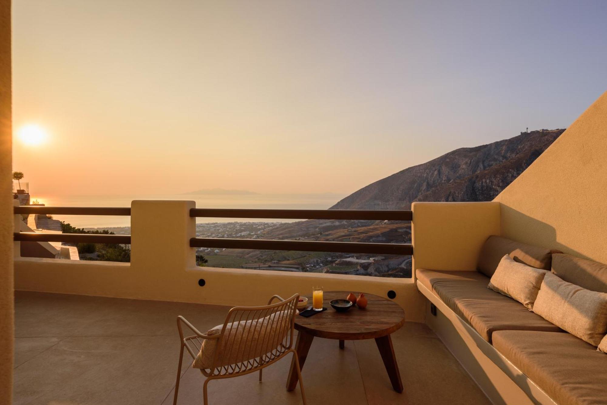Executive 2 Bedroom Villa Heated Pool Sea View