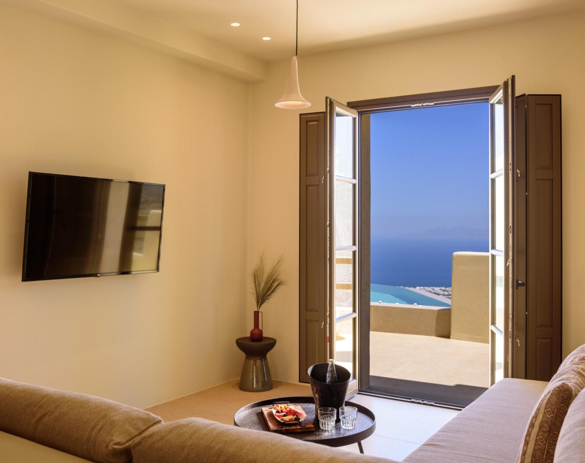 Executive 2 Bedroom Villa Heated Pool Sea View
