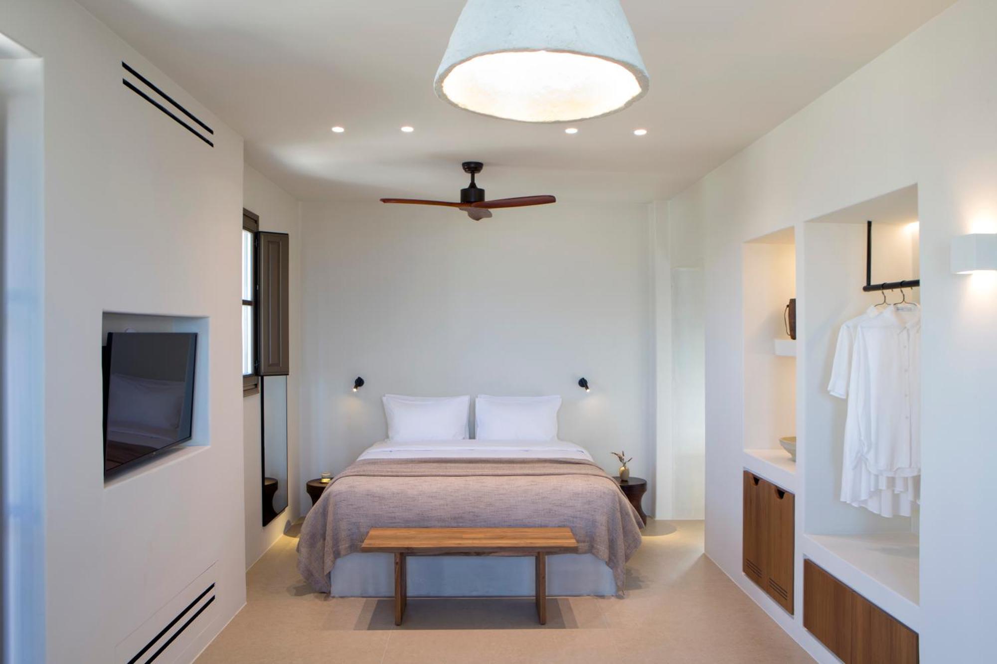 Comfort Suite Heated Plunge Pool Sea View