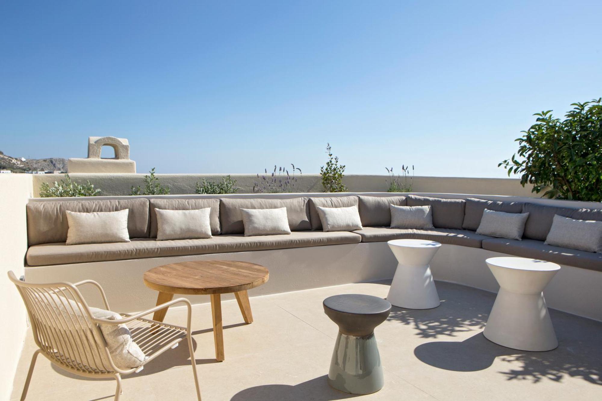 Comfort Suite Heated Plunge Pool Sea View