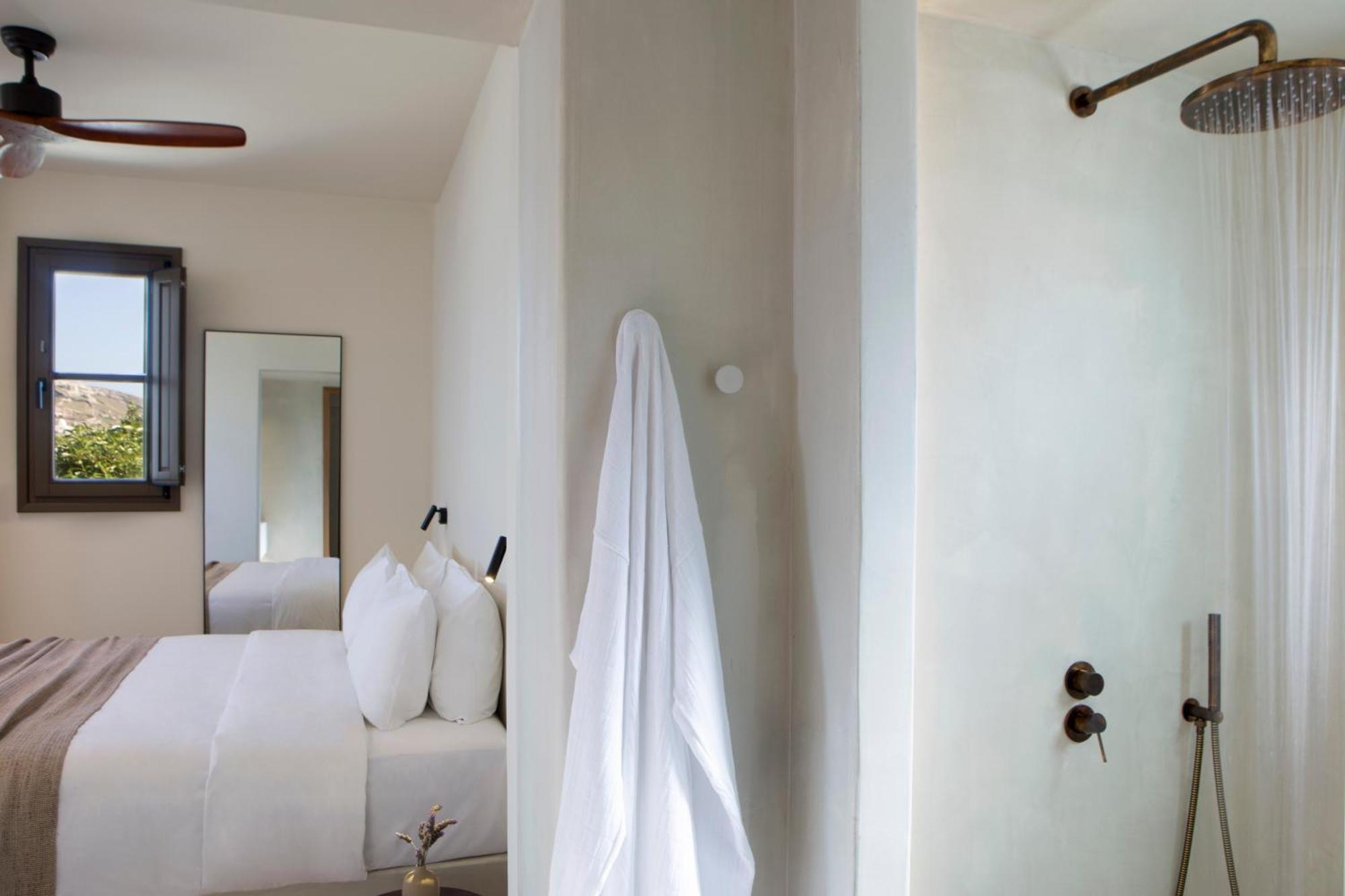 Comfort Suite Heated Plunge Pool Sea View