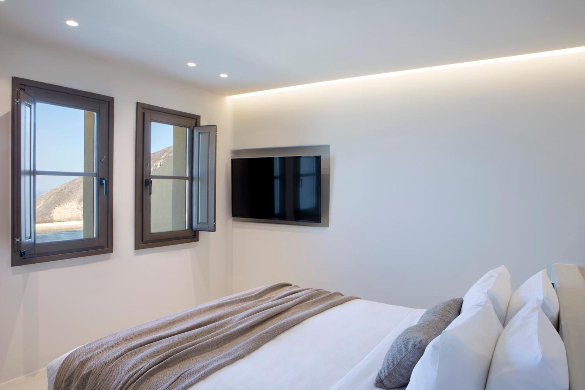 Superior Suite Heated Plunge Pool Sea View