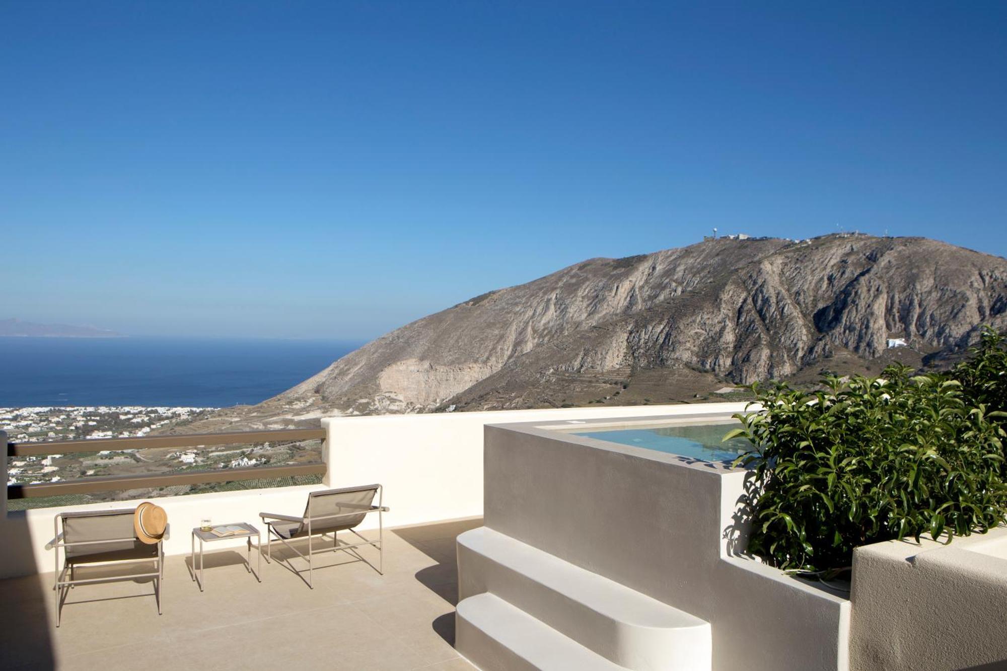 Comfort Suite Heated Plunge Pool Sea View