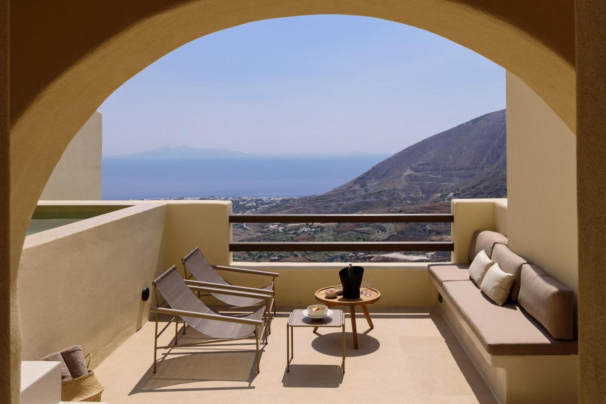 Executive 2 Bedroom Villa Heated Pool Sea View
