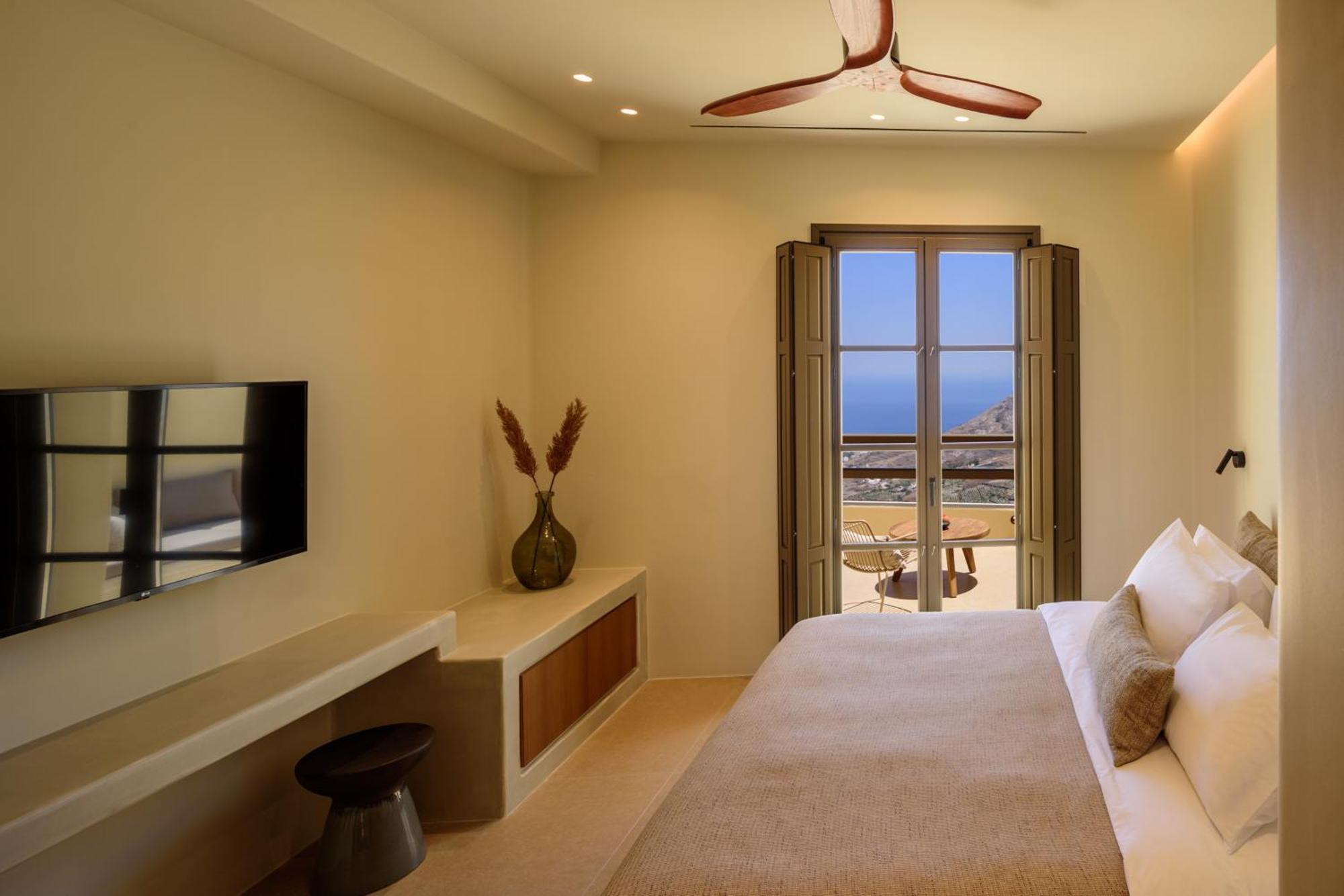 Executive 2 Bedroom Villa Heated Pool Sea View