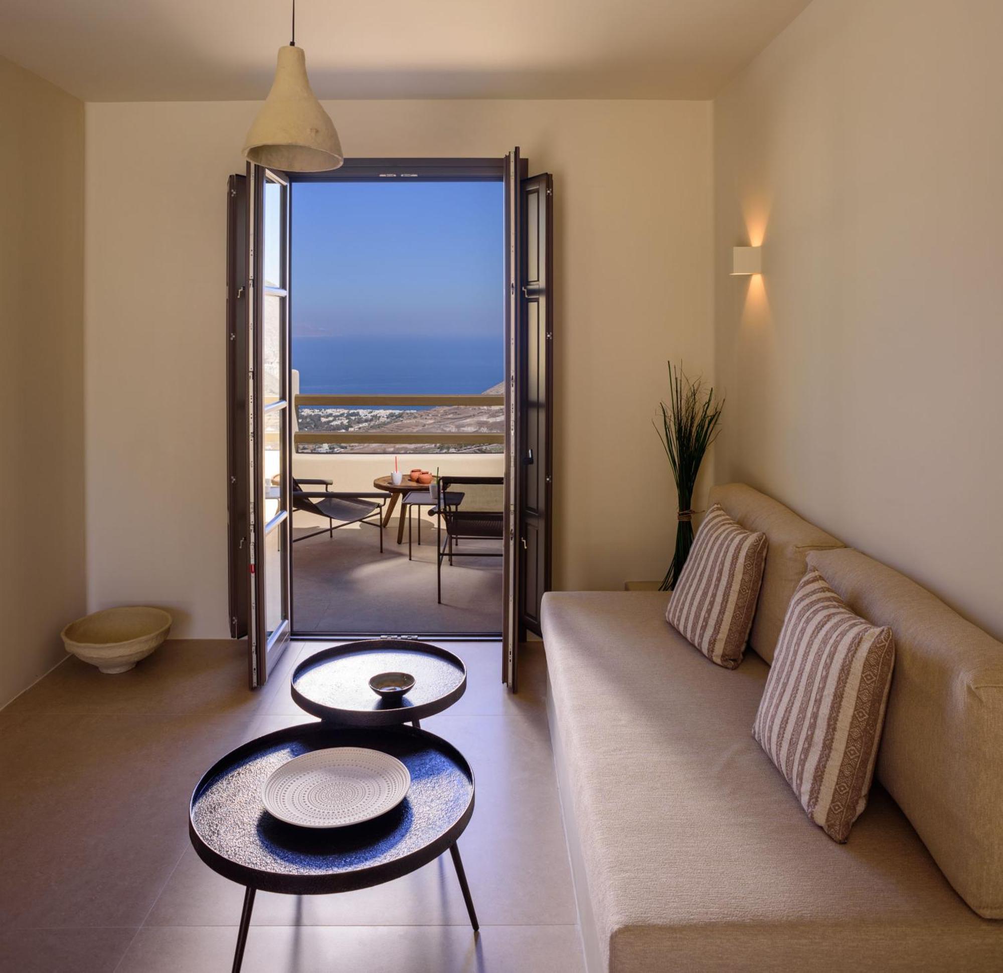 Superior Suite Heated Jacuzzi Sea View