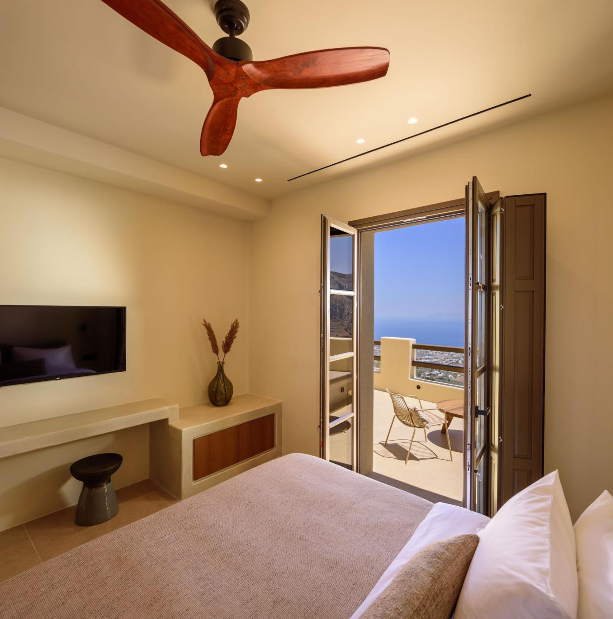 Executive 2 Bedroom Villa Heated Pool Sea View