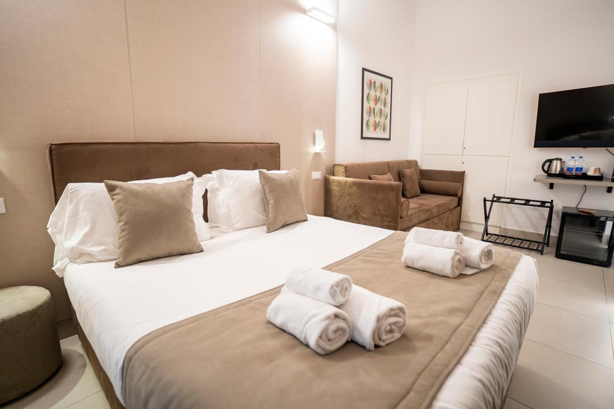 Deluxe Double Room,1748495175:JPEG
