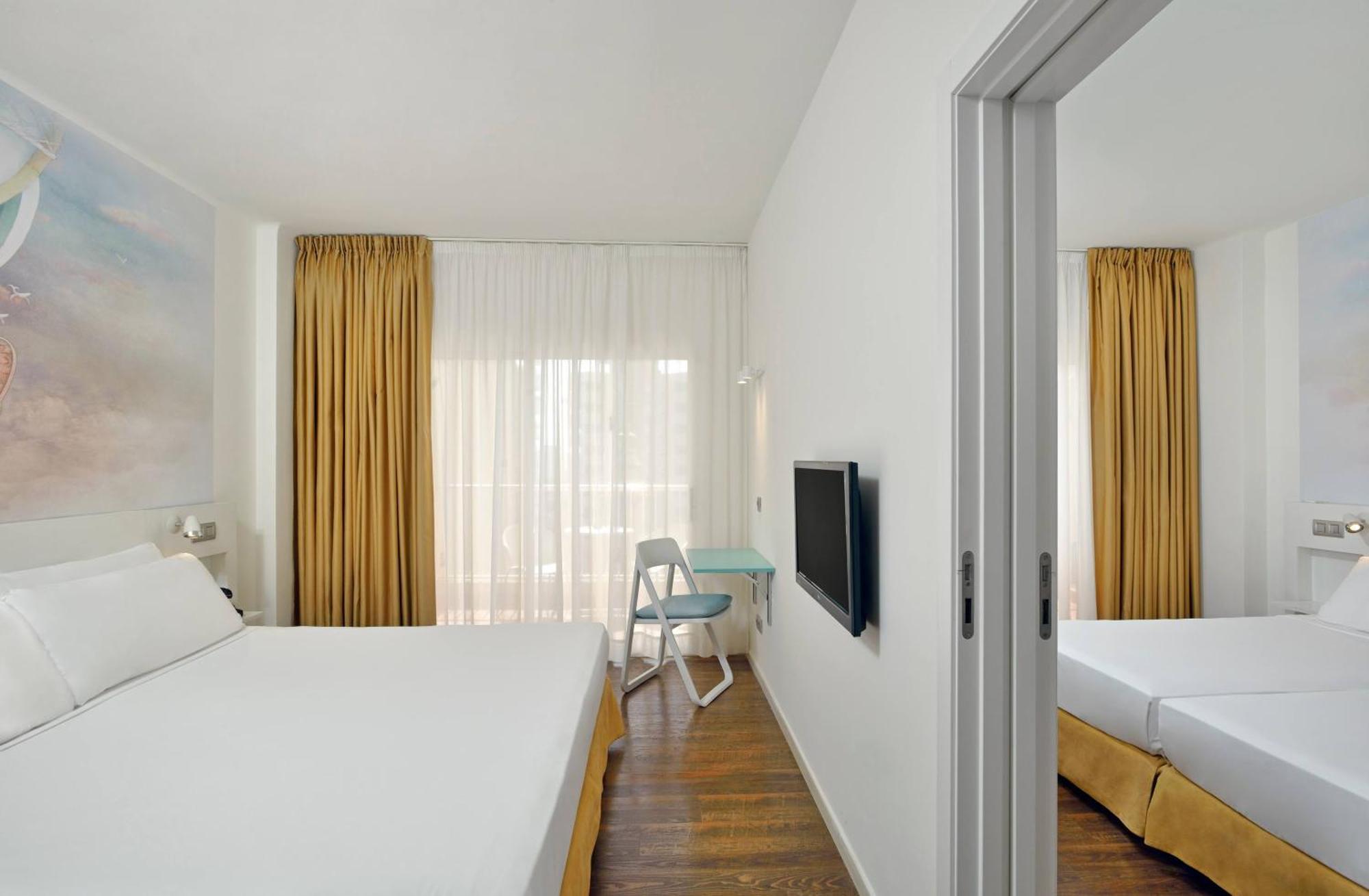 Family Room with Two Bedrooms,1756508332:JPEG