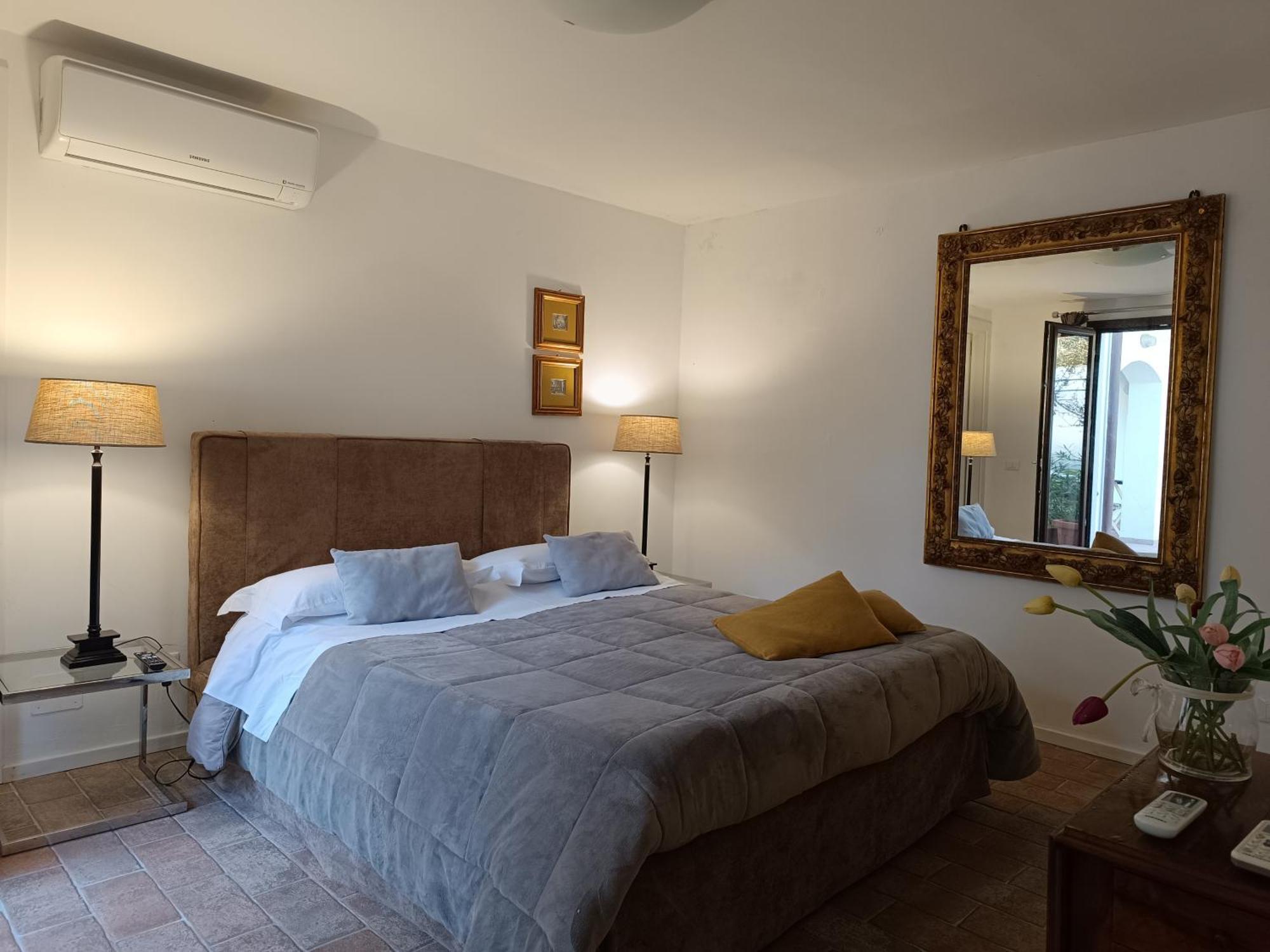 Deluxe One-Bedroom Apartment Garden View