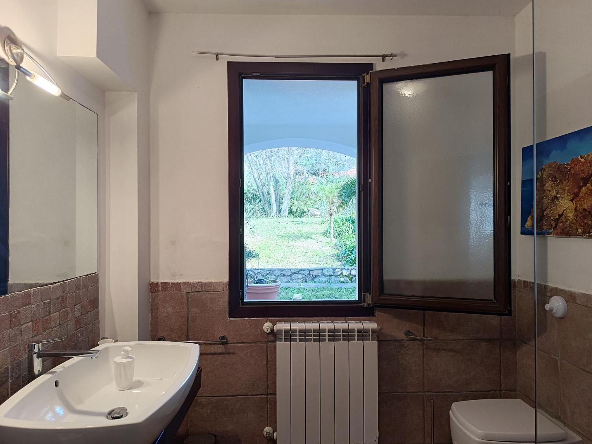 Quadruple Room Bath