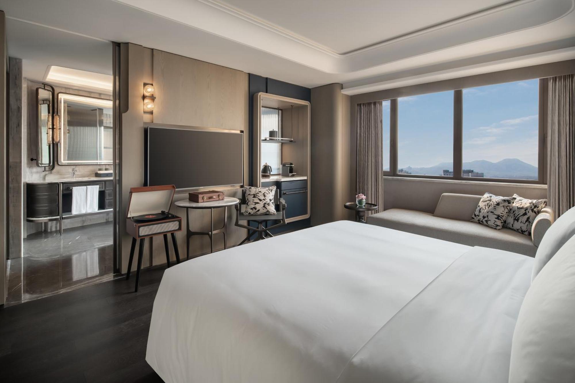 Premium King Room