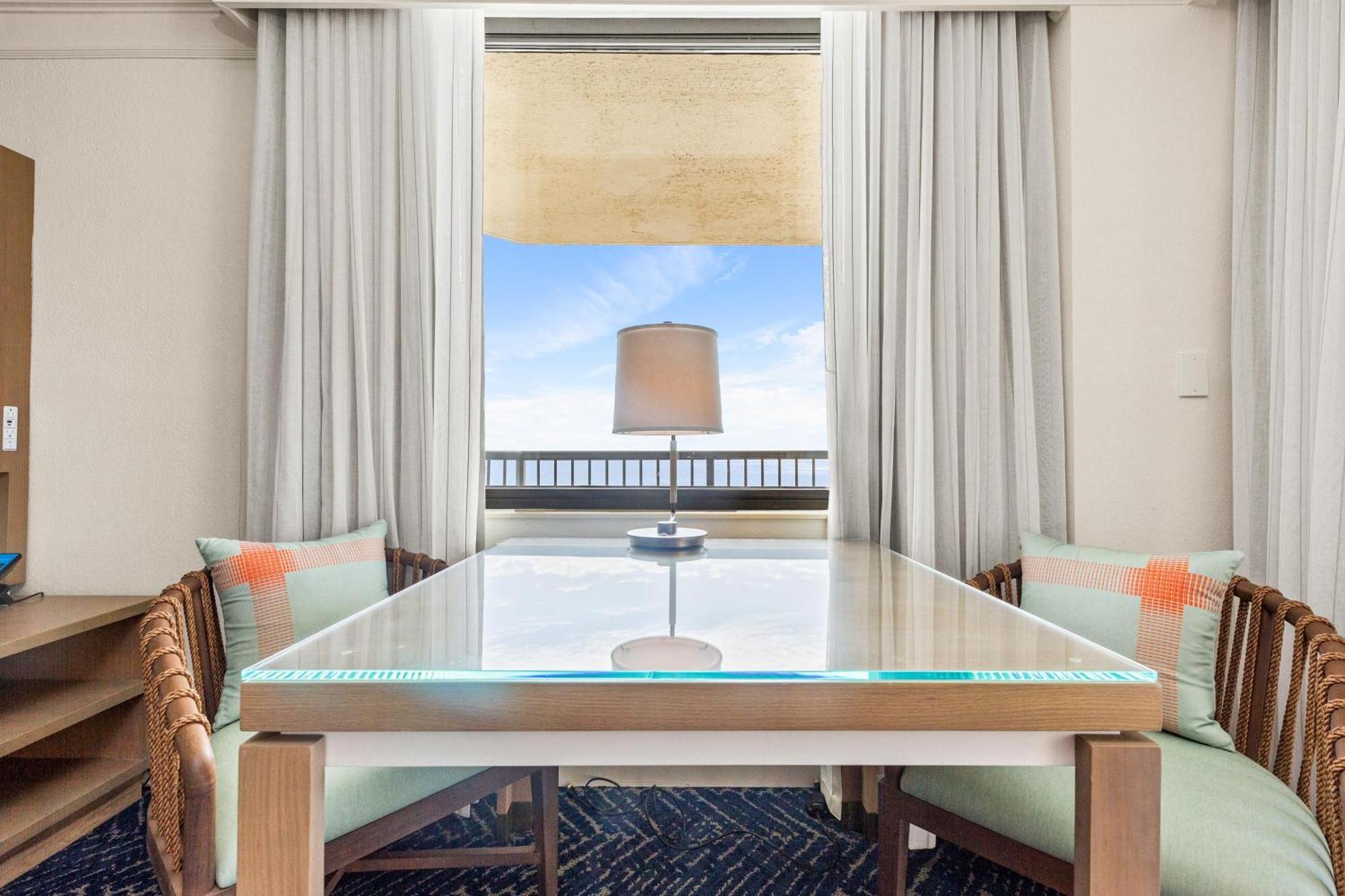 Executive King Room with Beach View,1758303612:JPEG