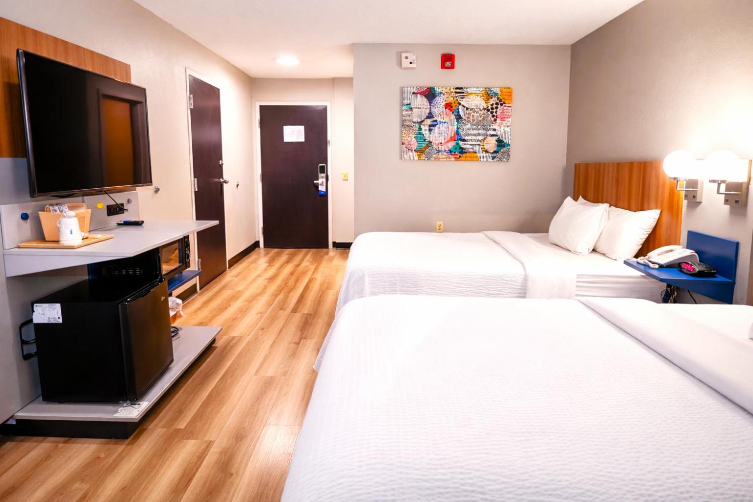 Queen Room Two Queen Beds Non-Smoking