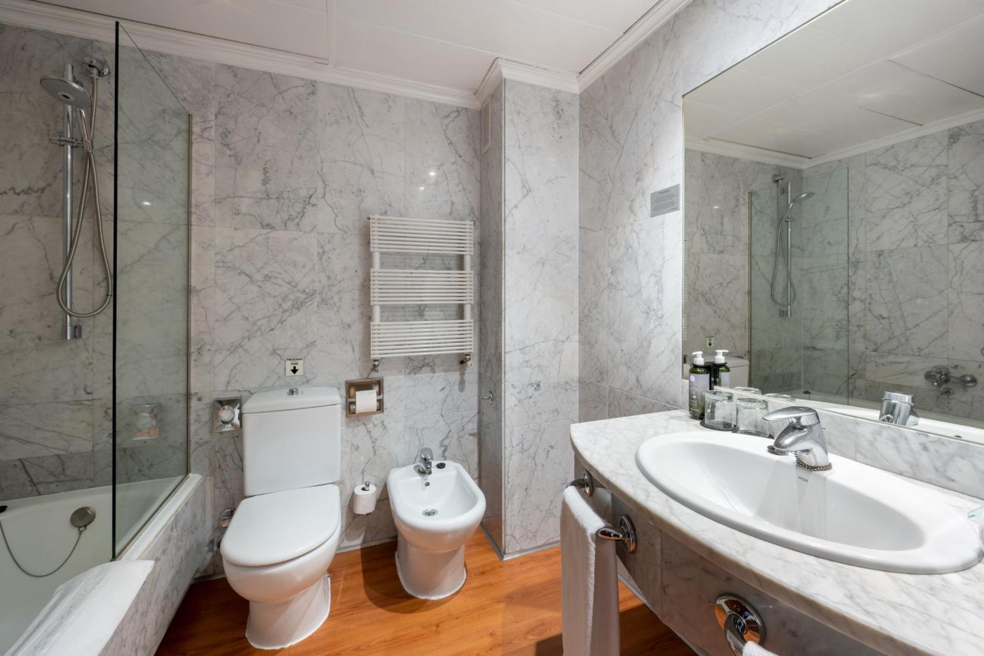 Triple Room (2 Adults + 1 Child),1758523680:JPEG
