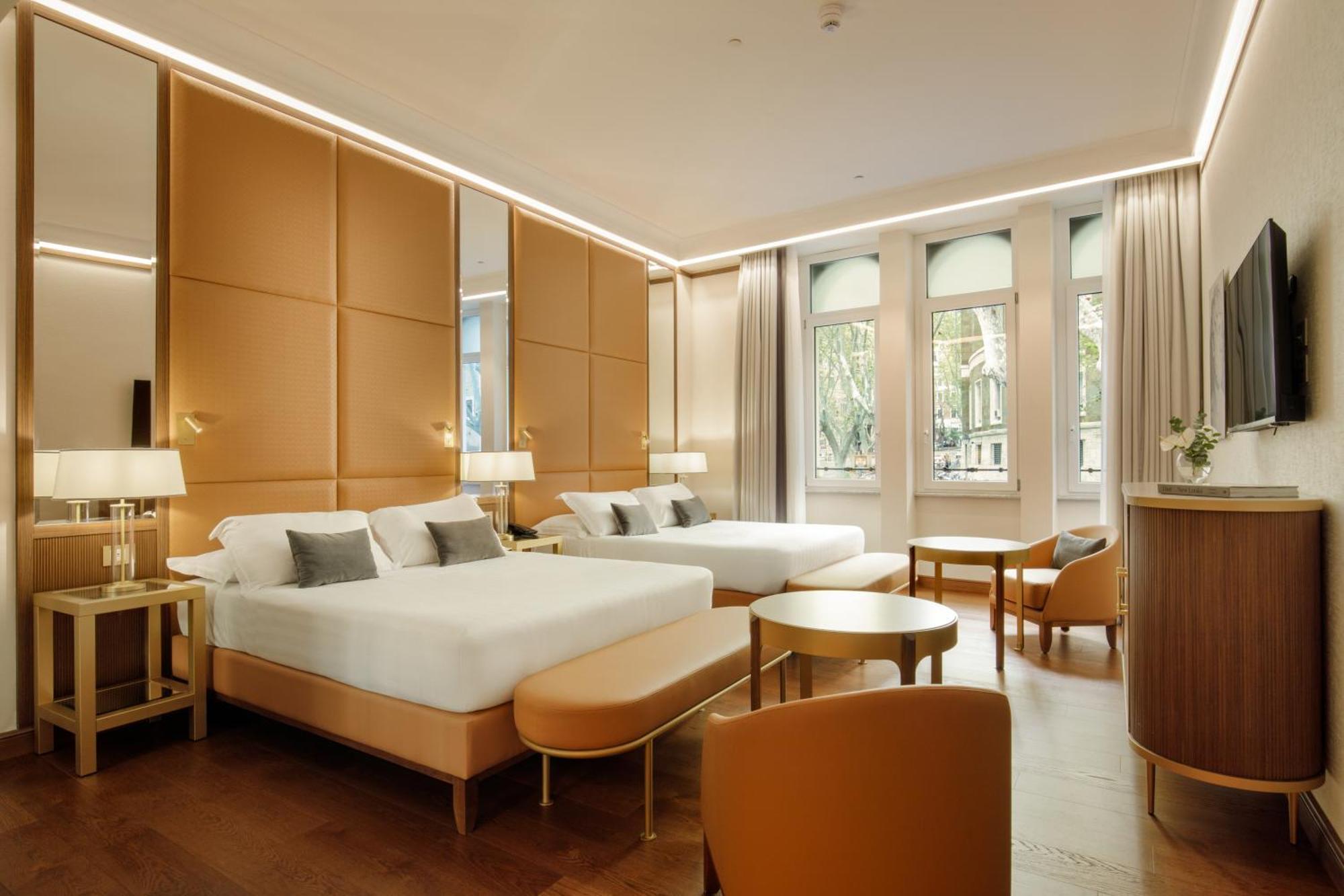 Deluxe Queen Room