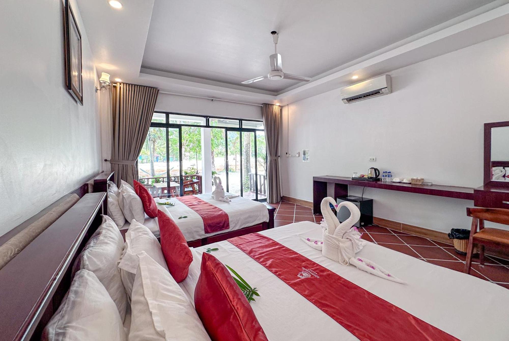 Queen Room Partial Sea View