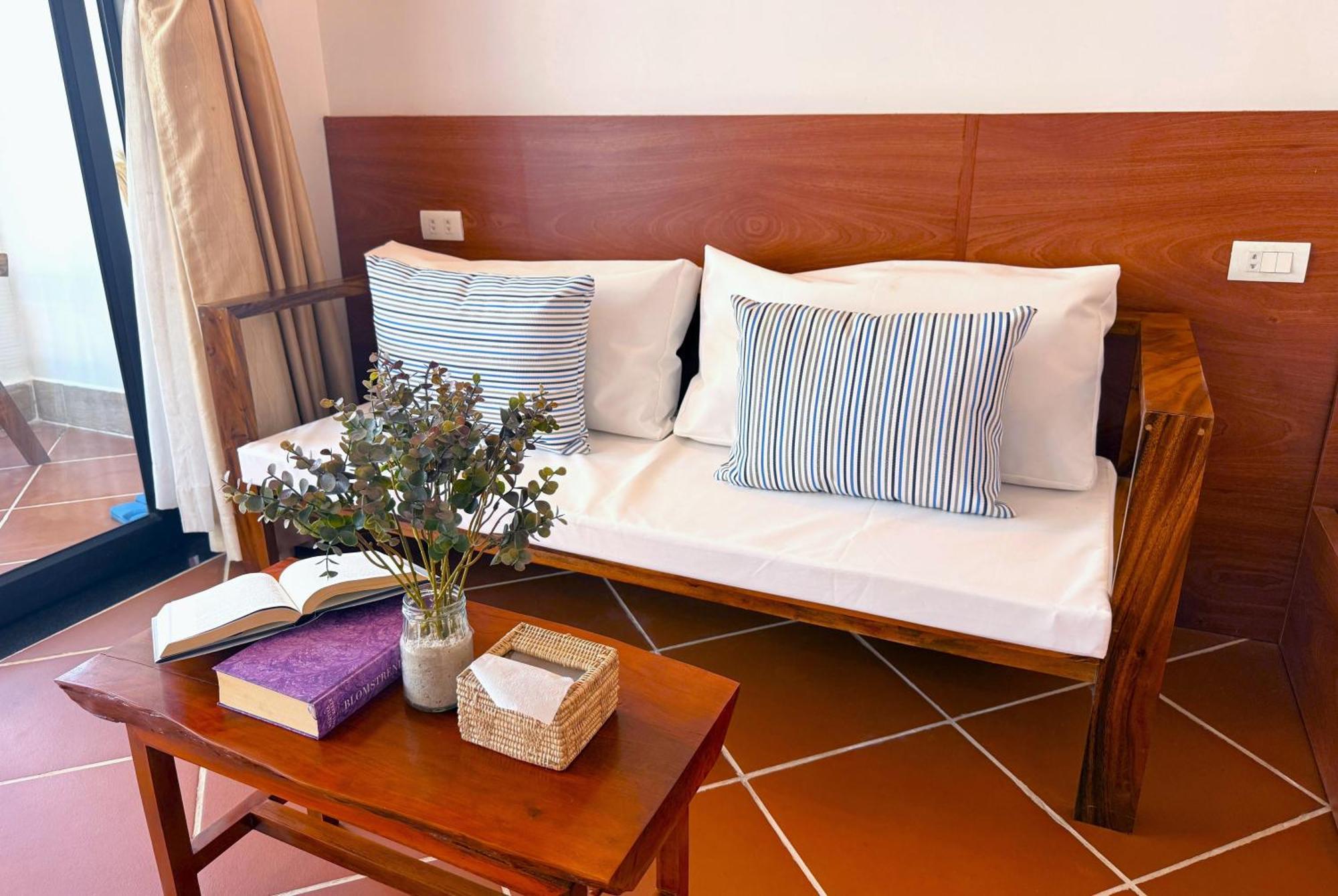 King Room Garden view