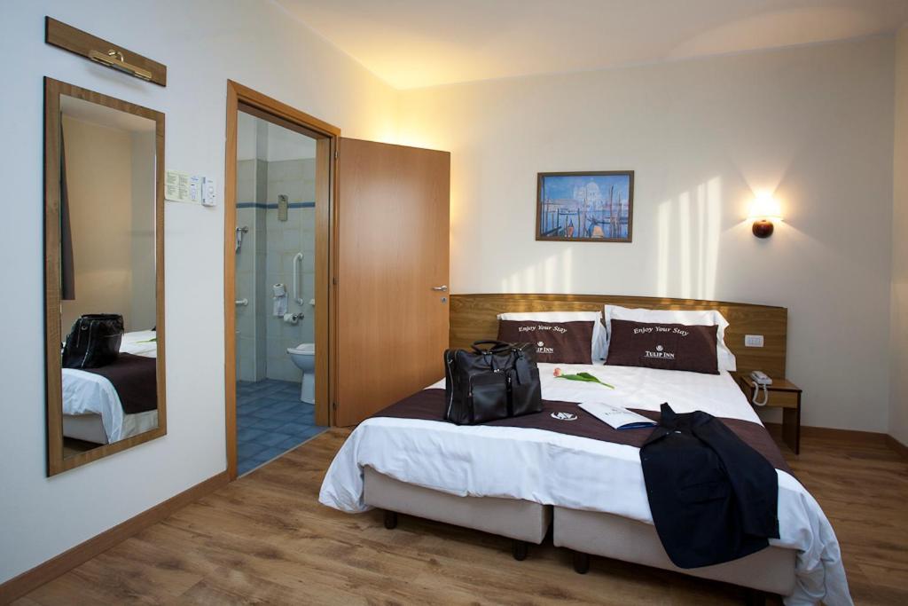 Habitación Estándar con cama grande y cama individual