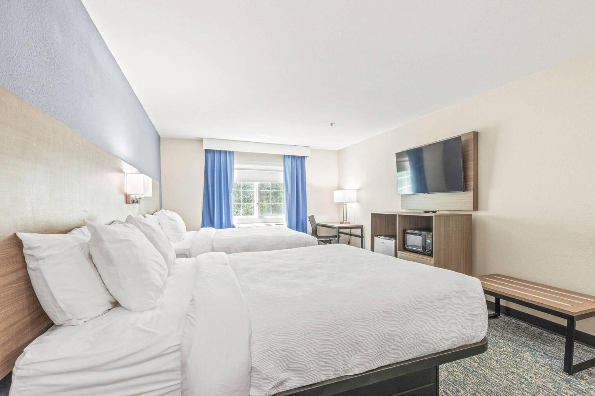 Deluxe Queen Room Two Queen Beds Non-Smoking